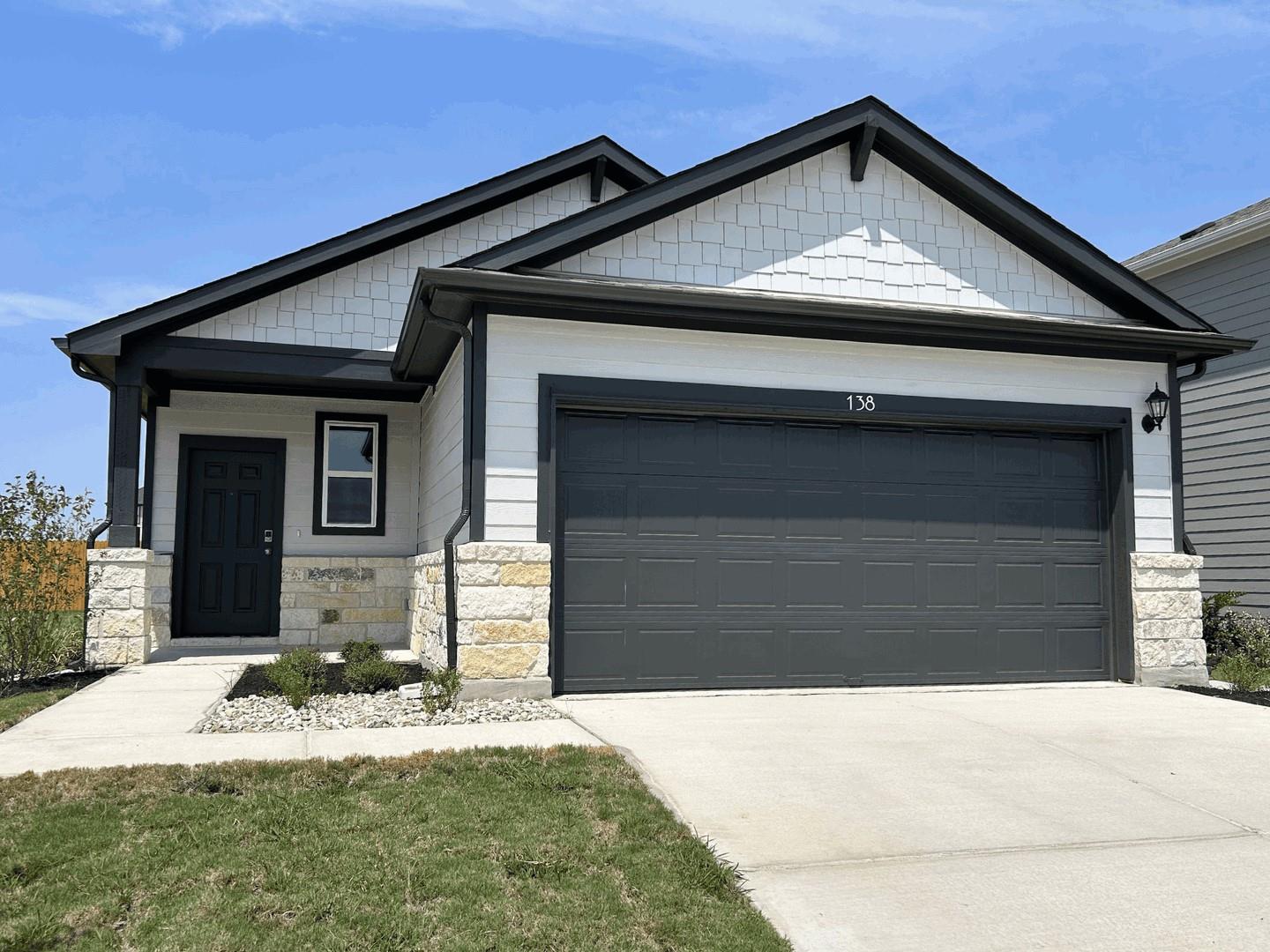 138 Hornet St Property Photo 1