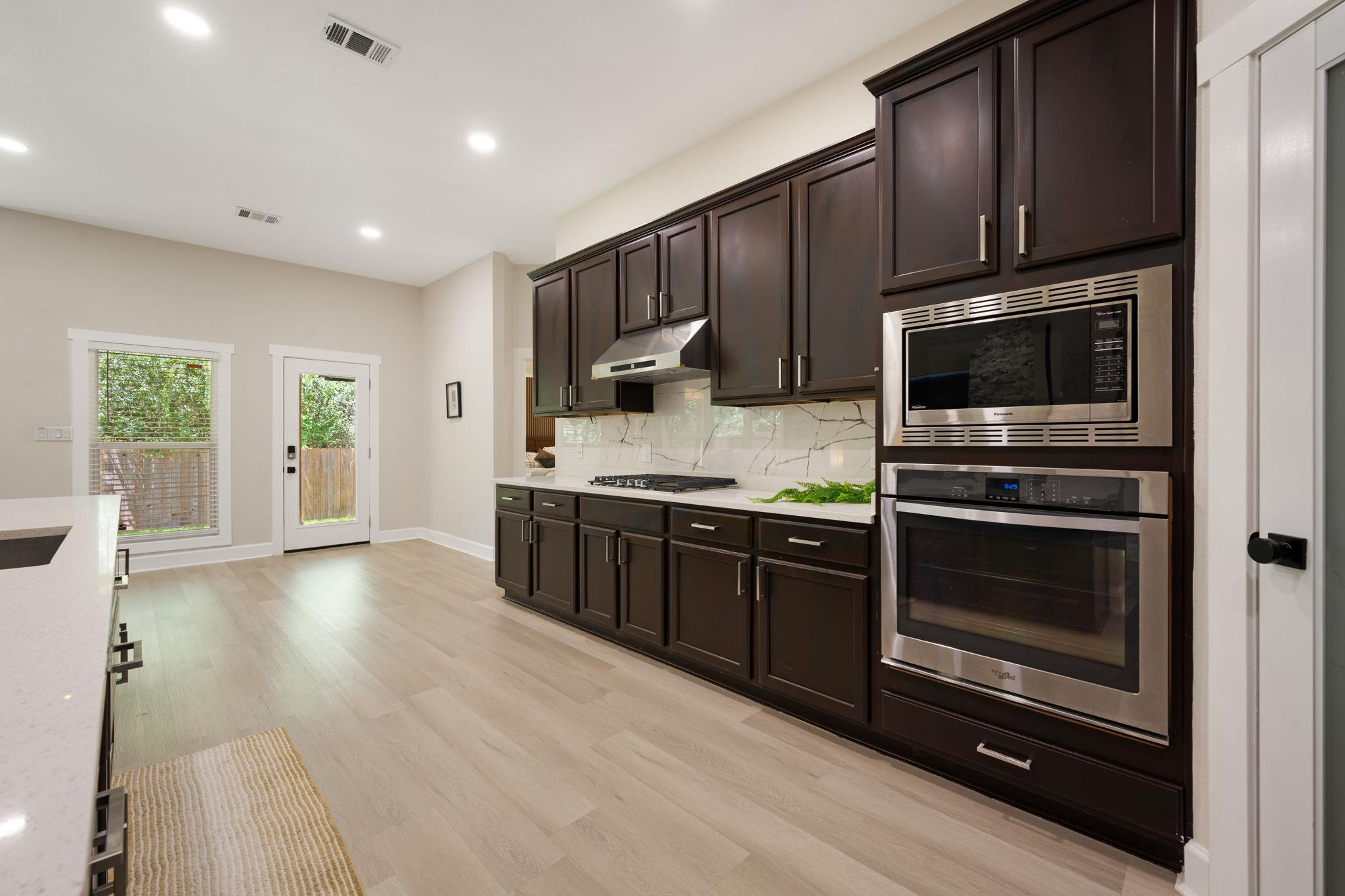 3539 Laurel Bay Loop Property Photo 8