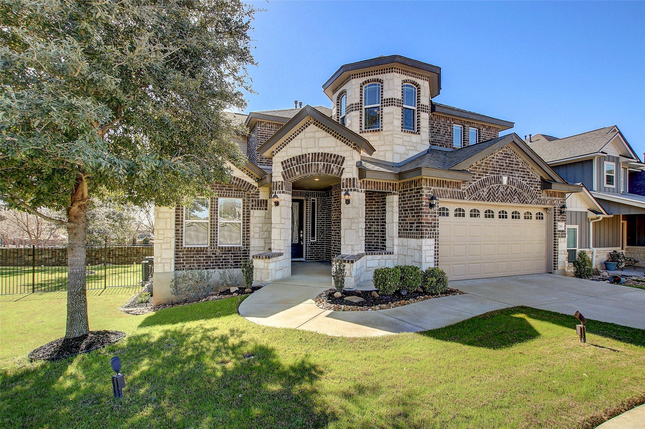 220 Ancient Oak Way Property Photo