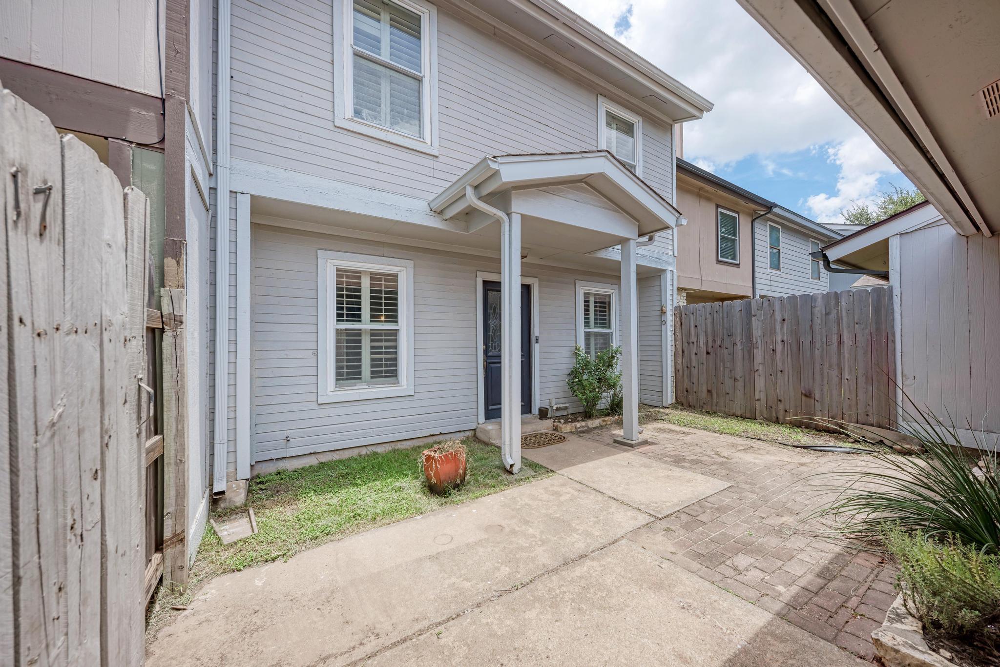 7917 Parliament Pl Property Photo 4