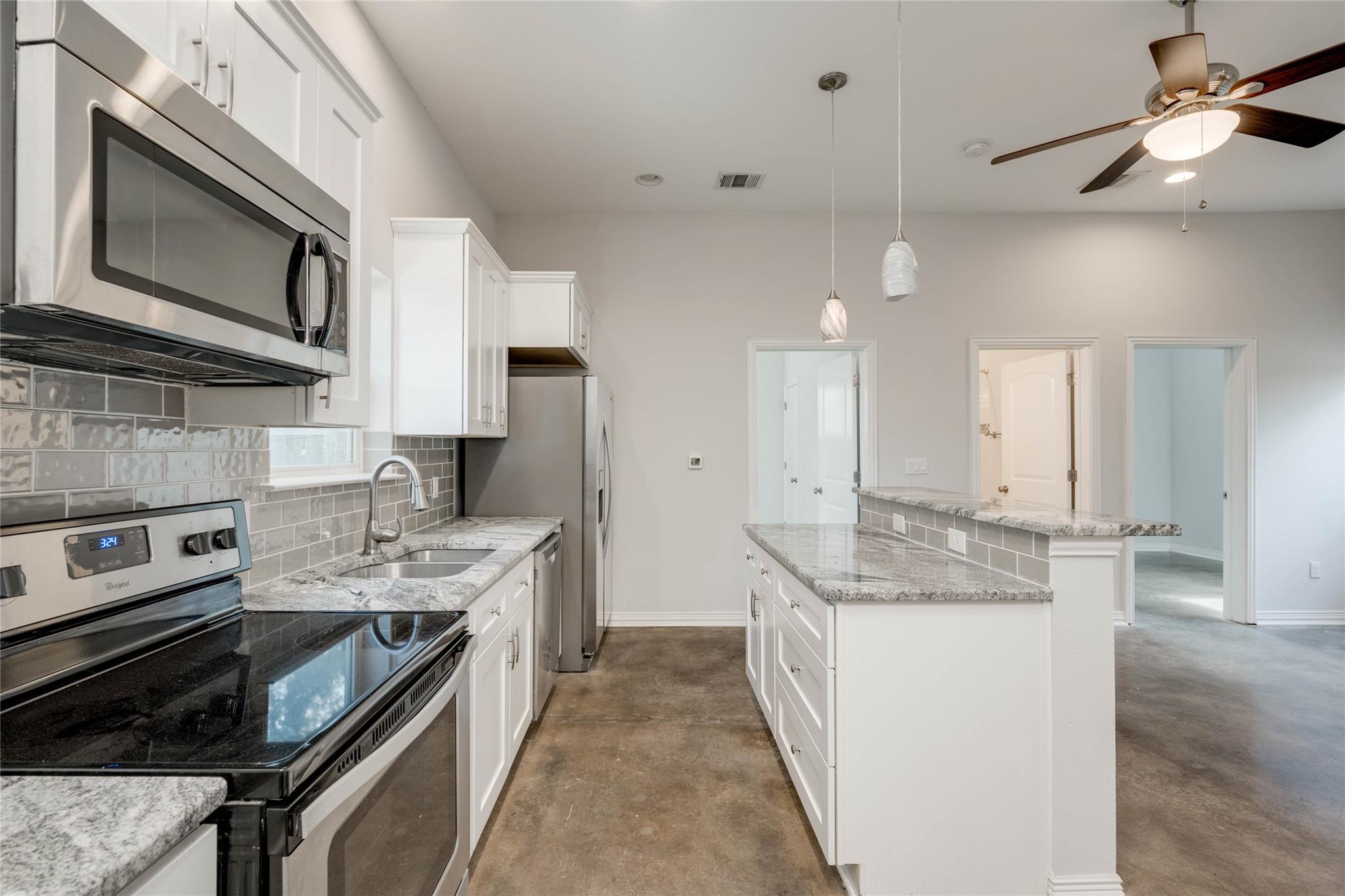 811 Gunter St #b Property Photo 5