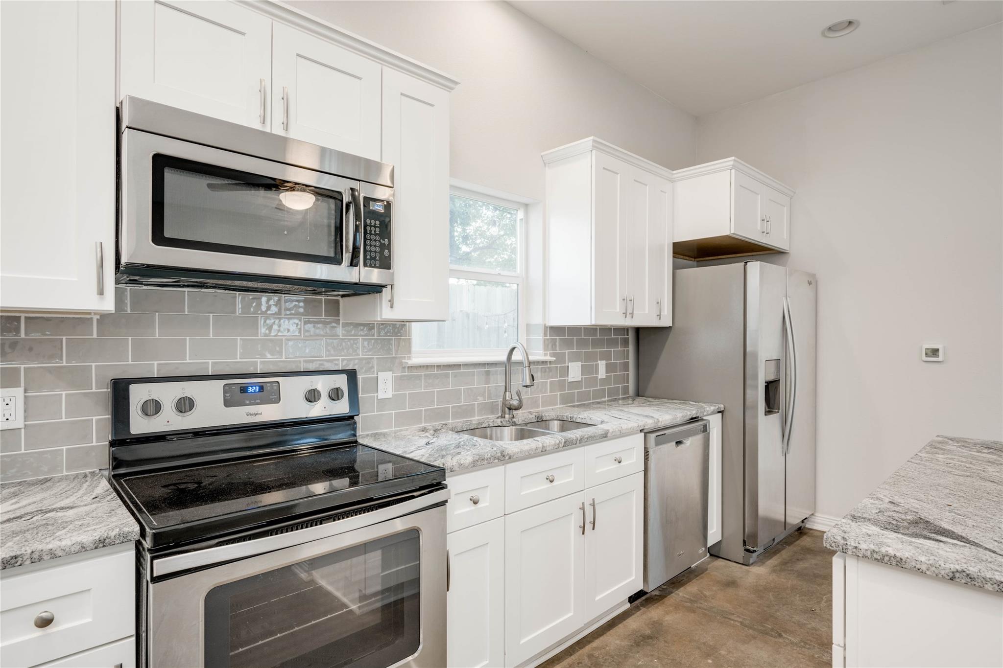 811 Gunter St #b Property Photo 7