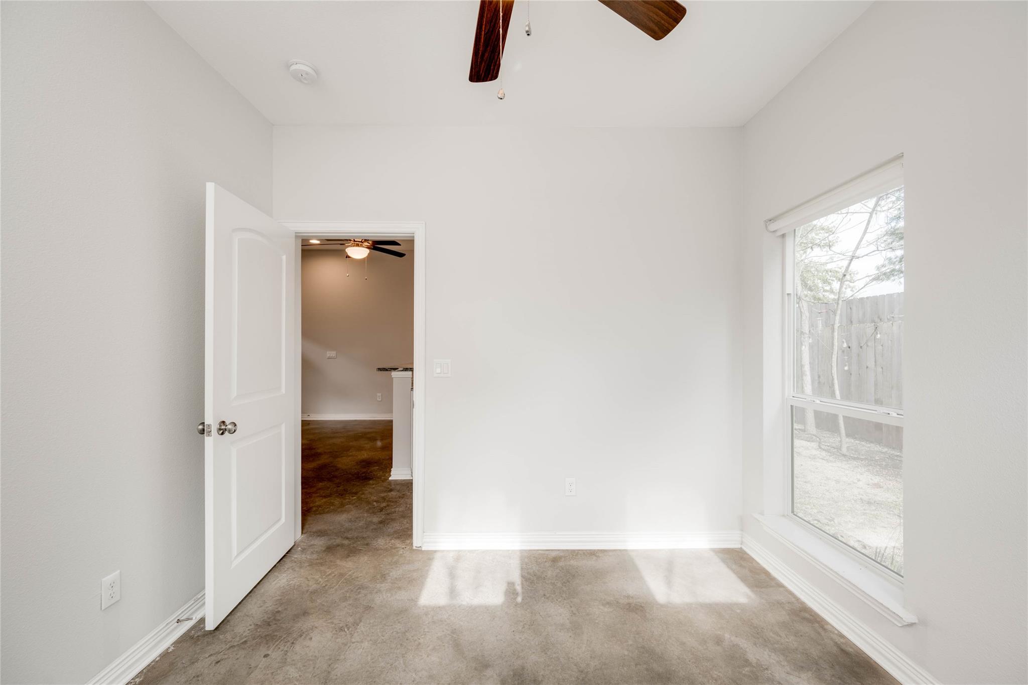 811 Gunter St #b Property Photo 14