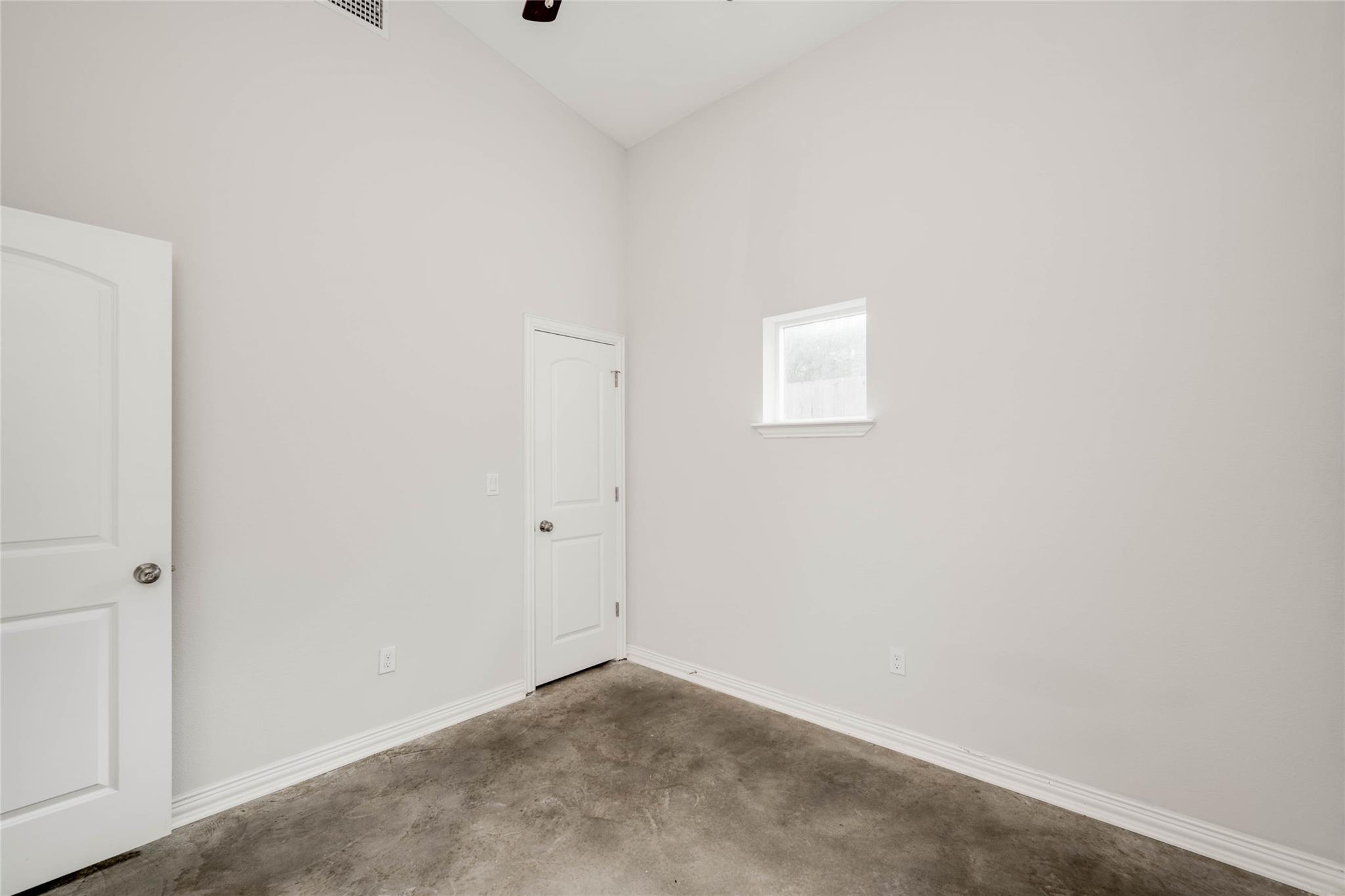 811 Gunter St #b Property Photo 16