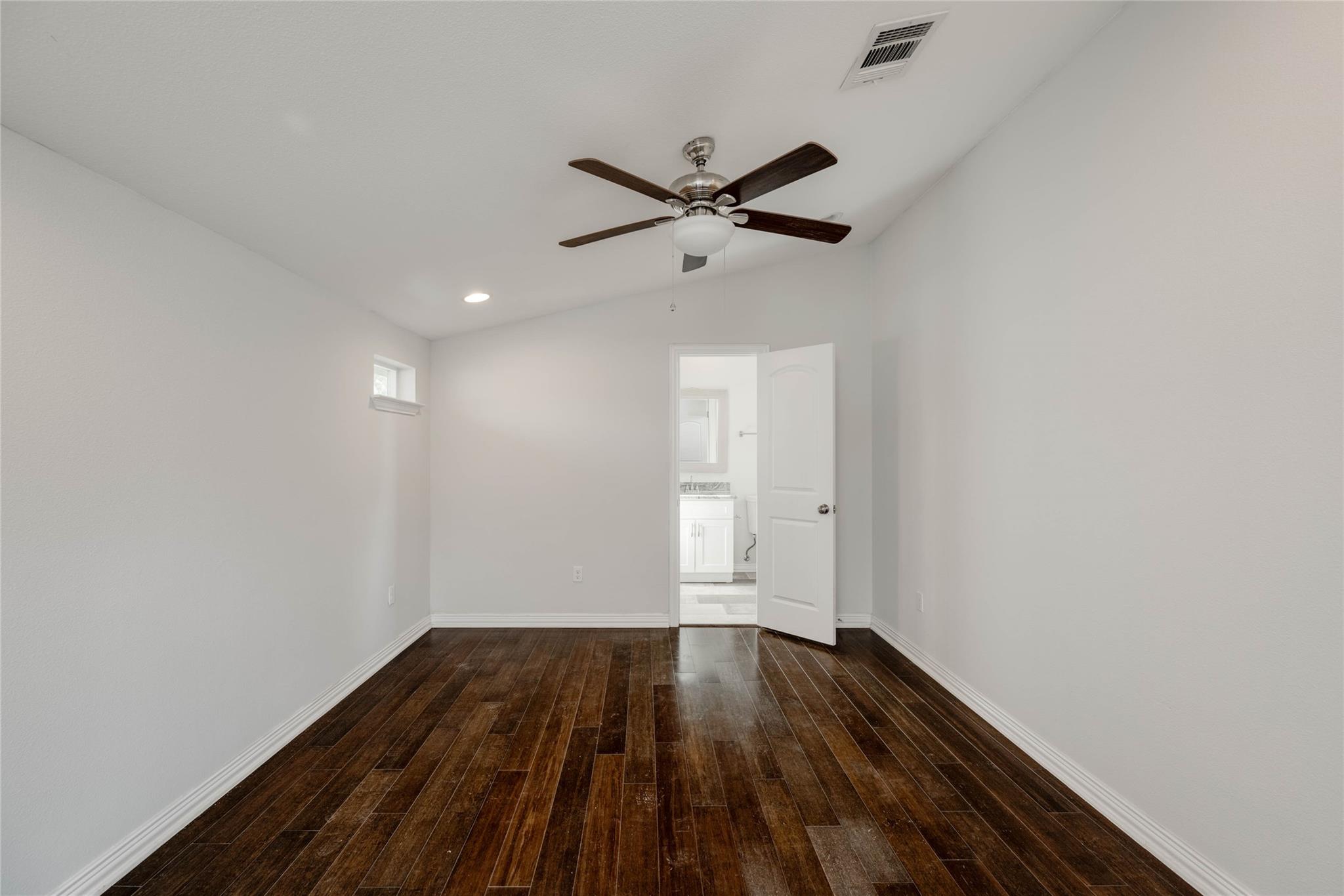 811 Gunter St #b Property Photo 22