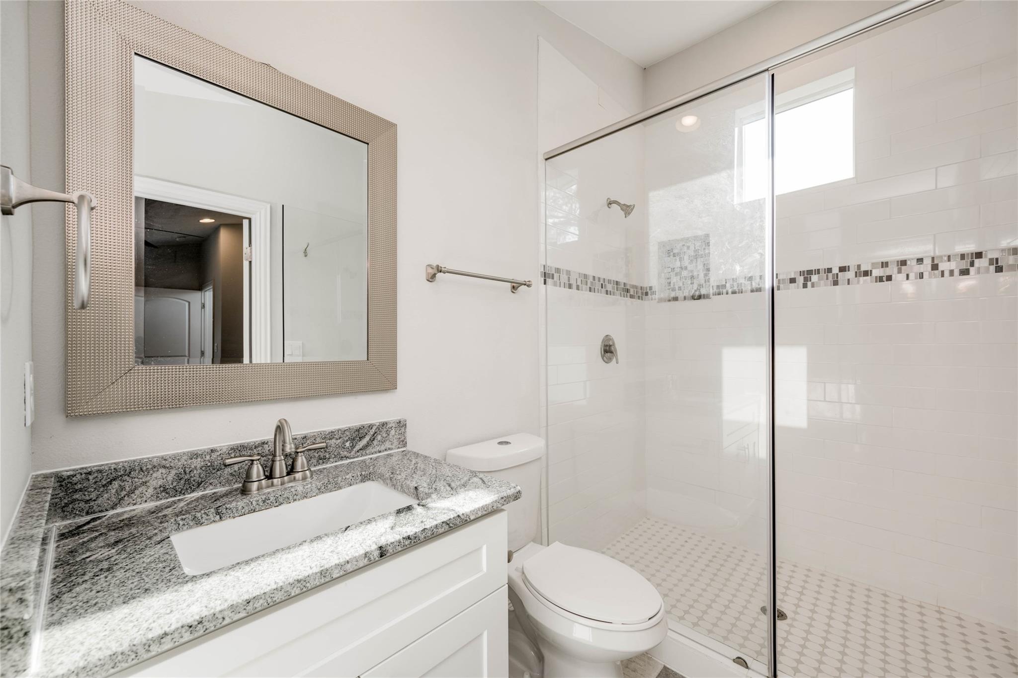811 Gunter St #b Property Photo 24