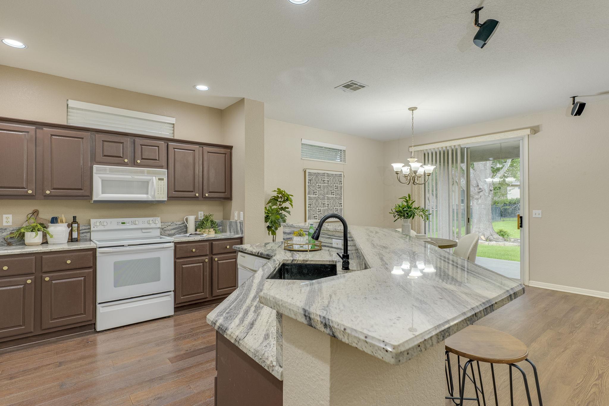 120 Beautybush Trl Property Photo 9