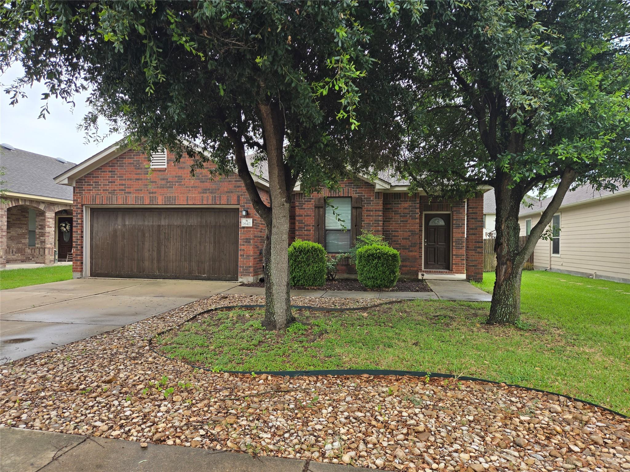1643 Bayland St Property Photo 1