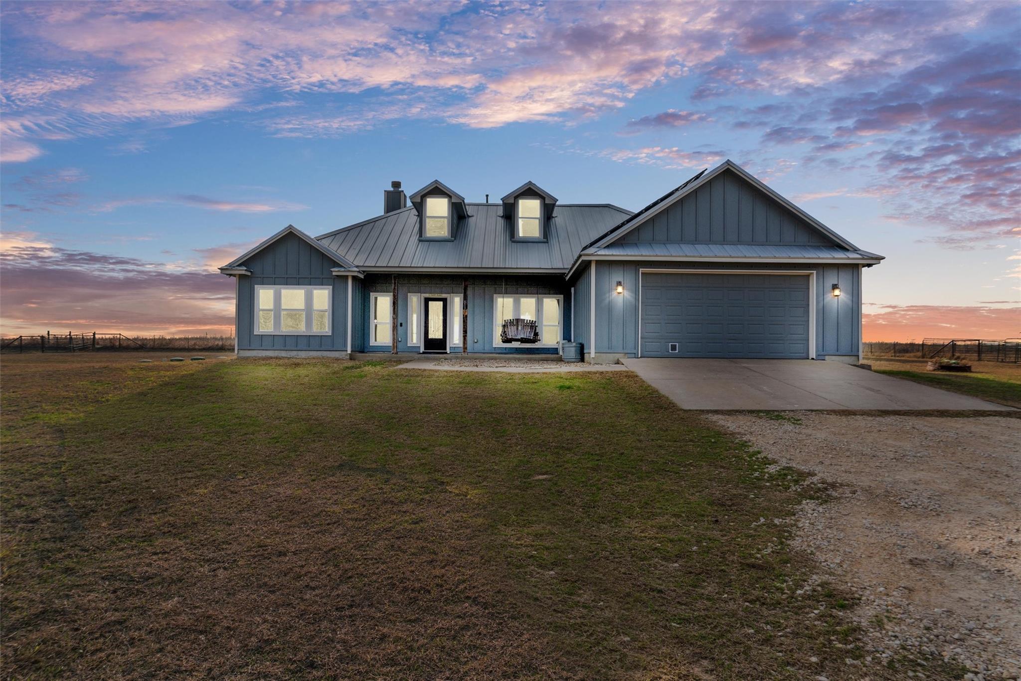 121 Private Road 951