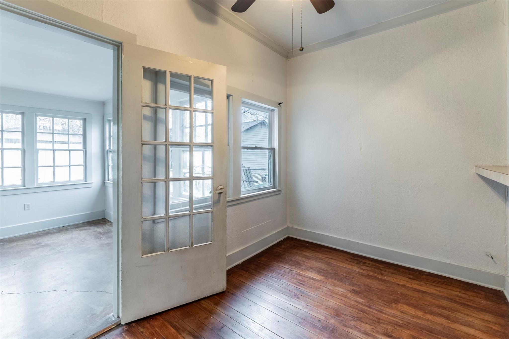 1222 W Mill St Property Photo 5
