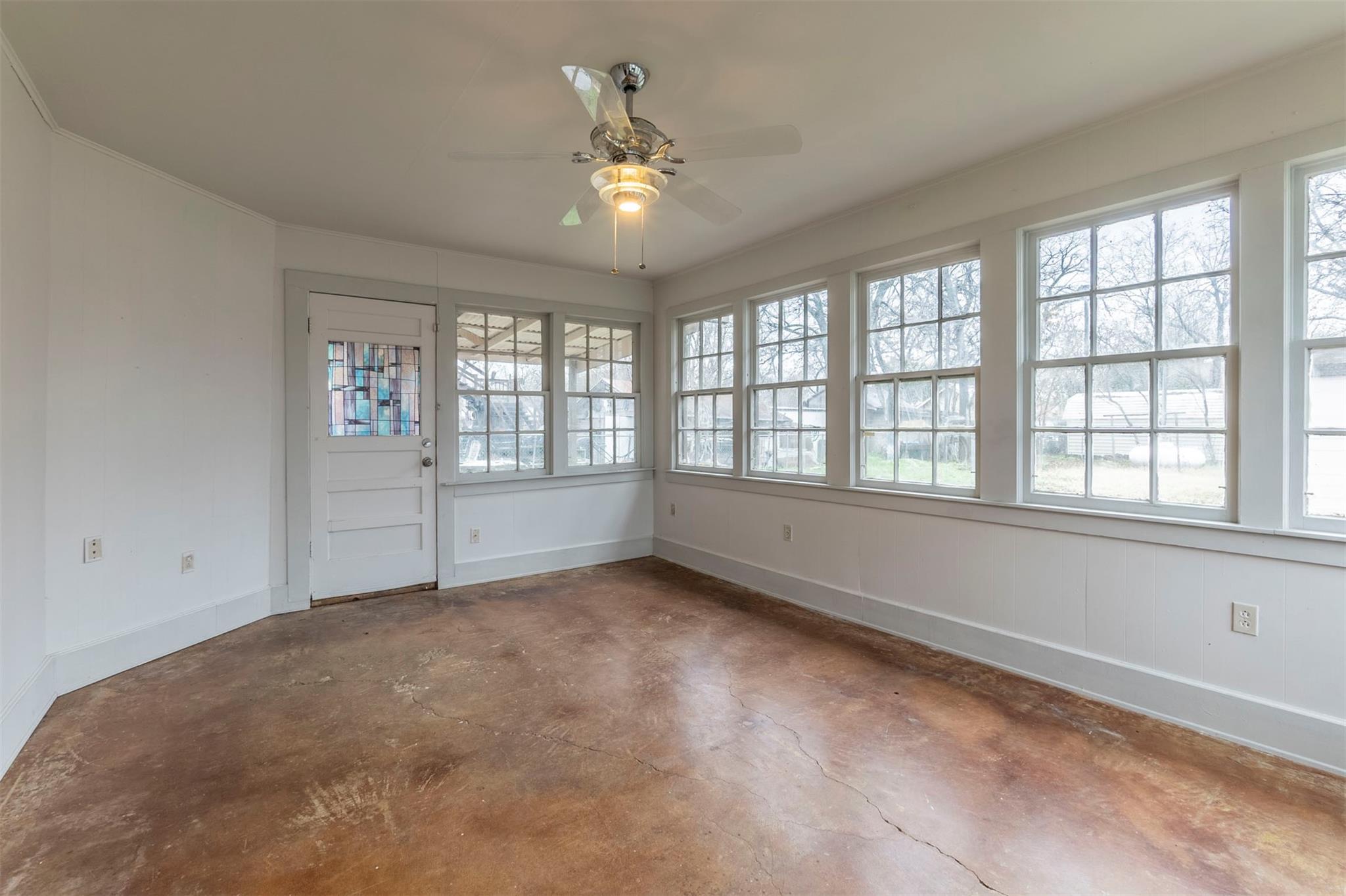 1222 W Mill St Property Photo 12