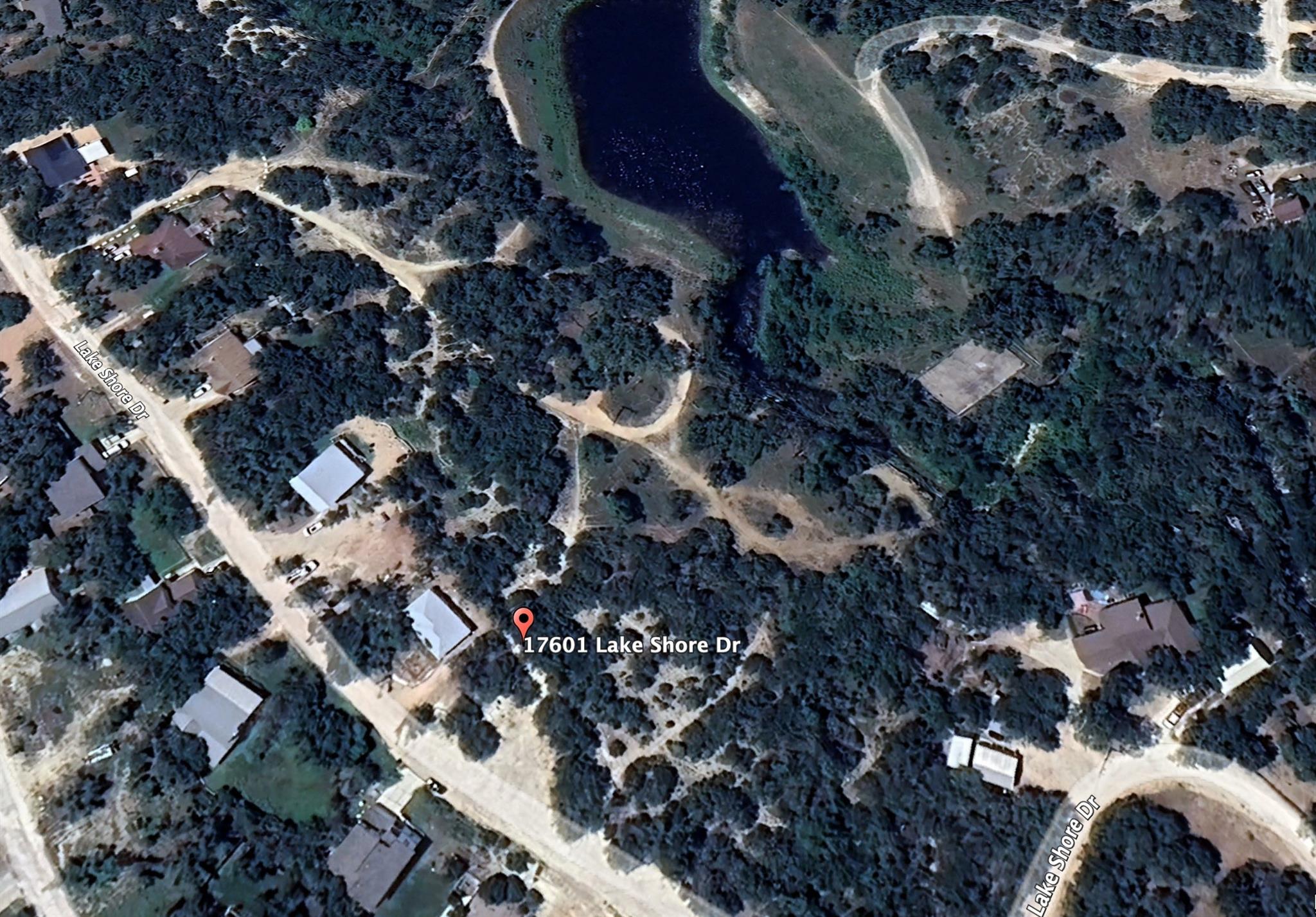 17601 Lake Shore Dr Property Photo 2