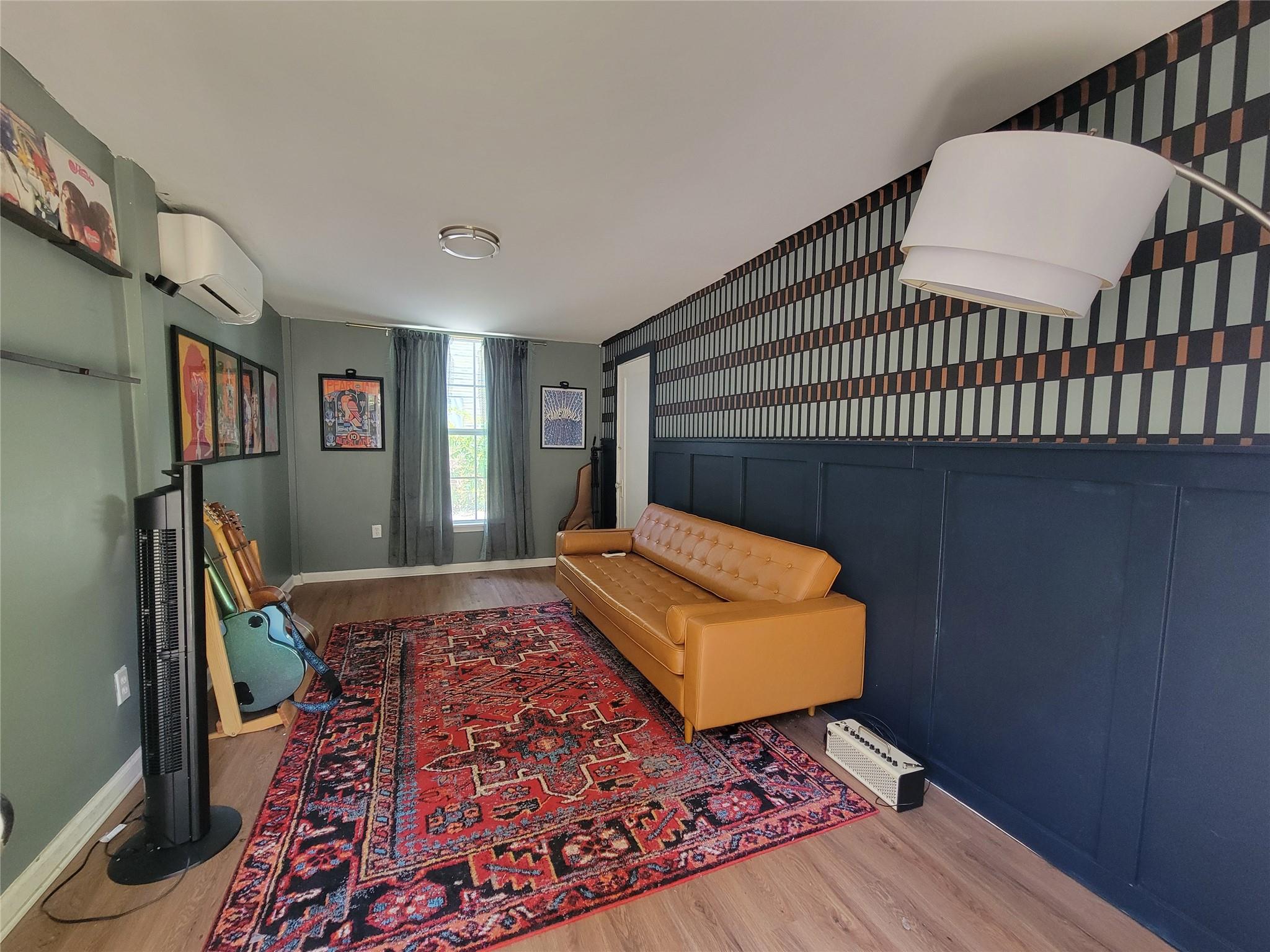 306 W 42nd St Property Photo 30