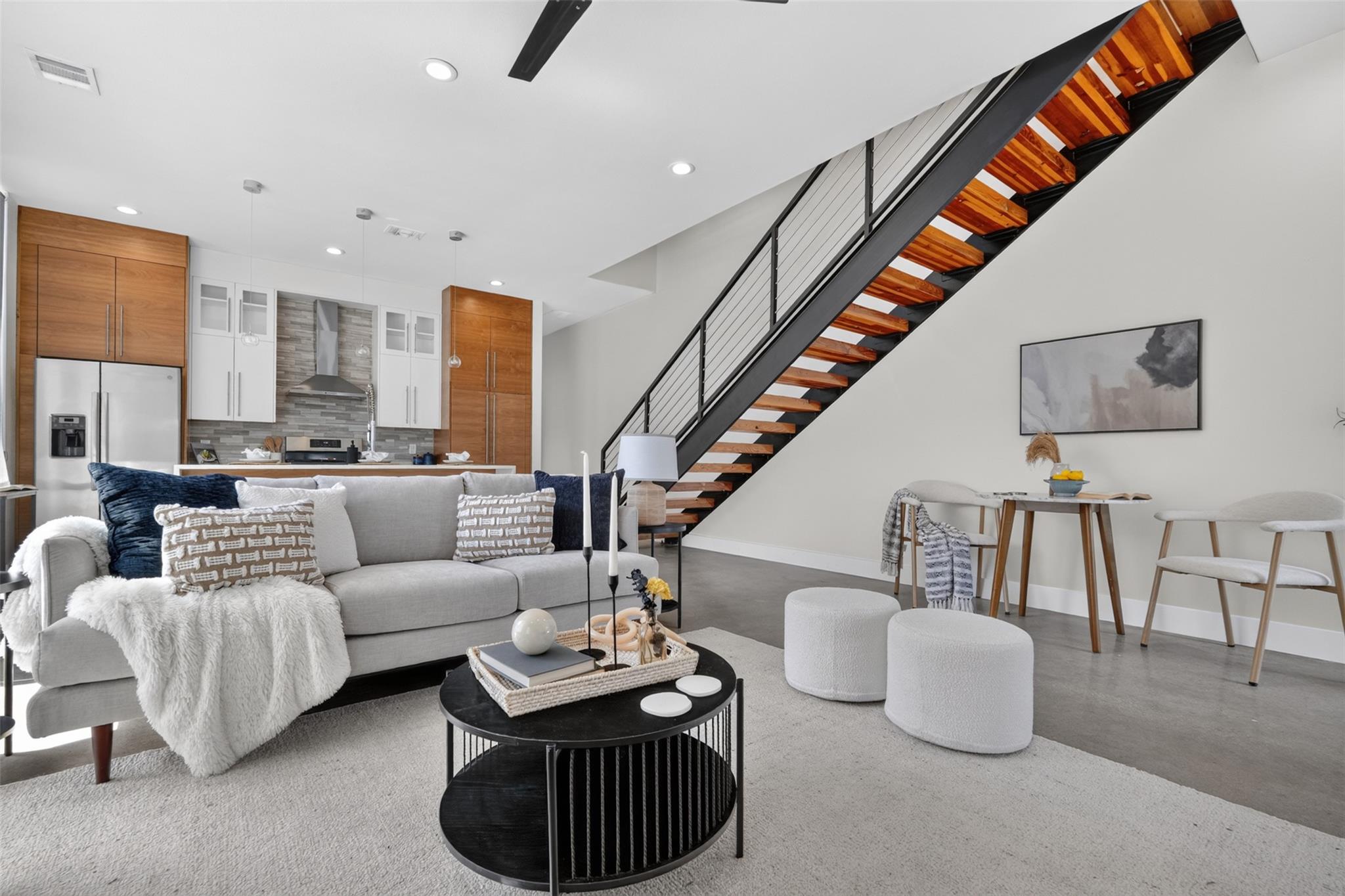 1205 W 49 1/2 St #a Property Photo 5