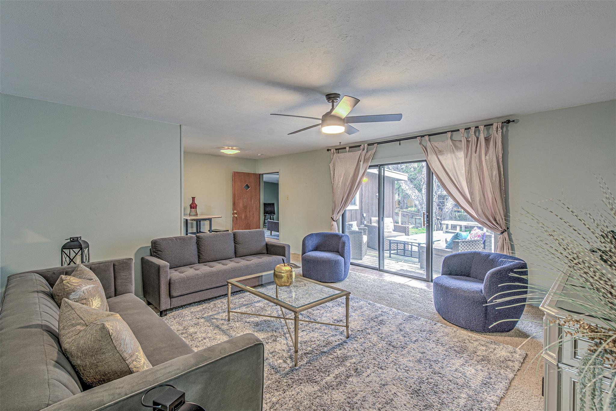 5304 Bedford St Property Photo 4