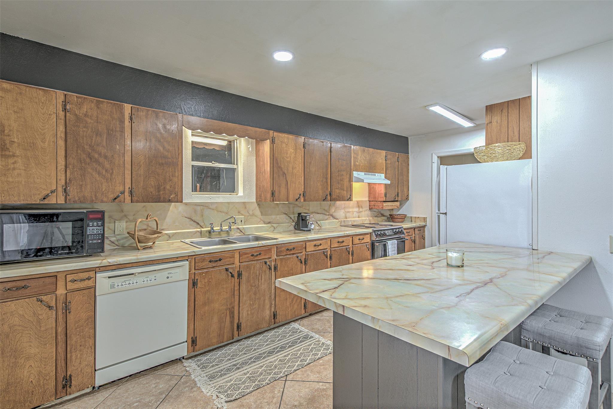 5304 Bedford St Property Photo 8