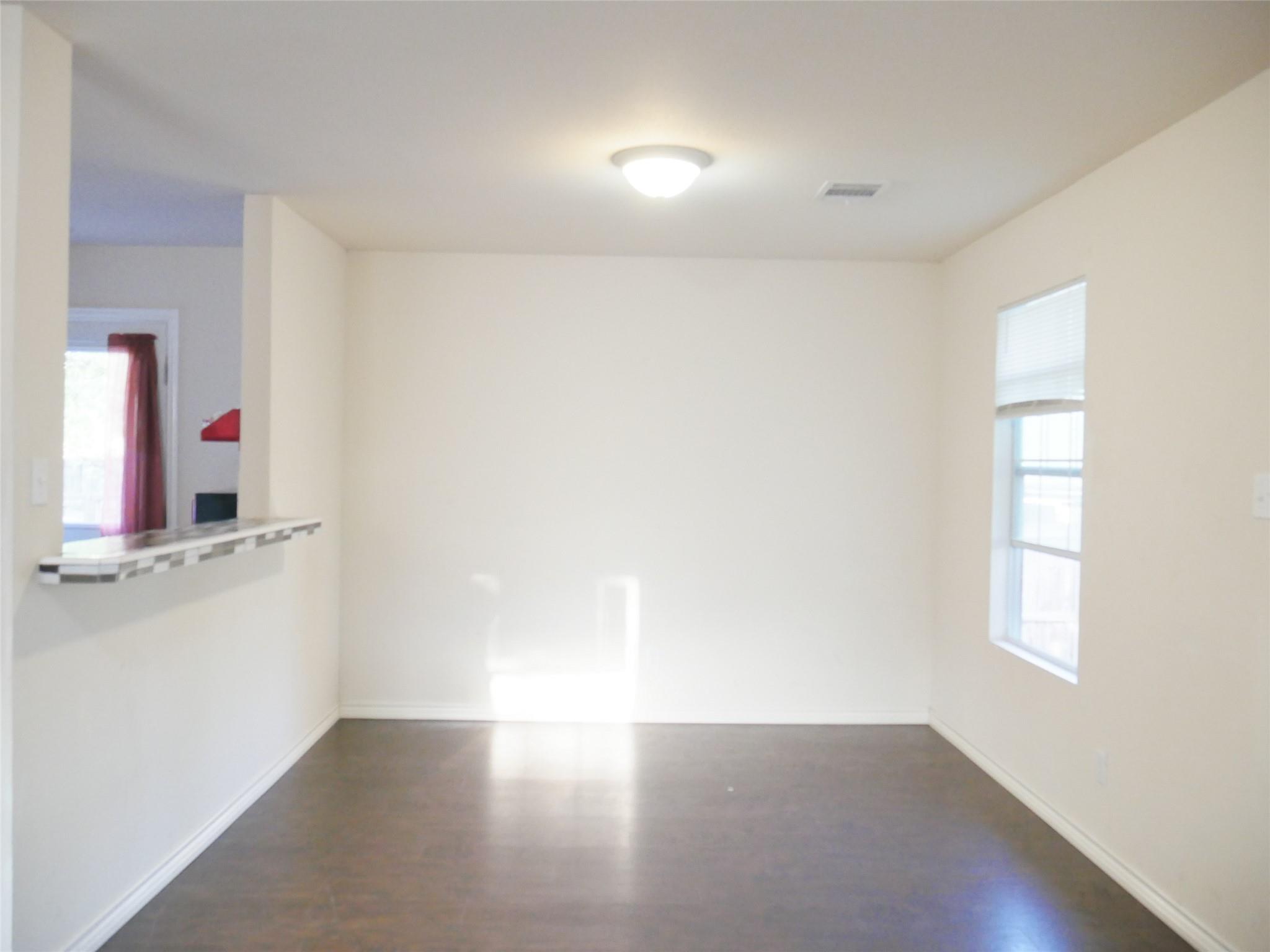 1013 Price St Property Photo 5