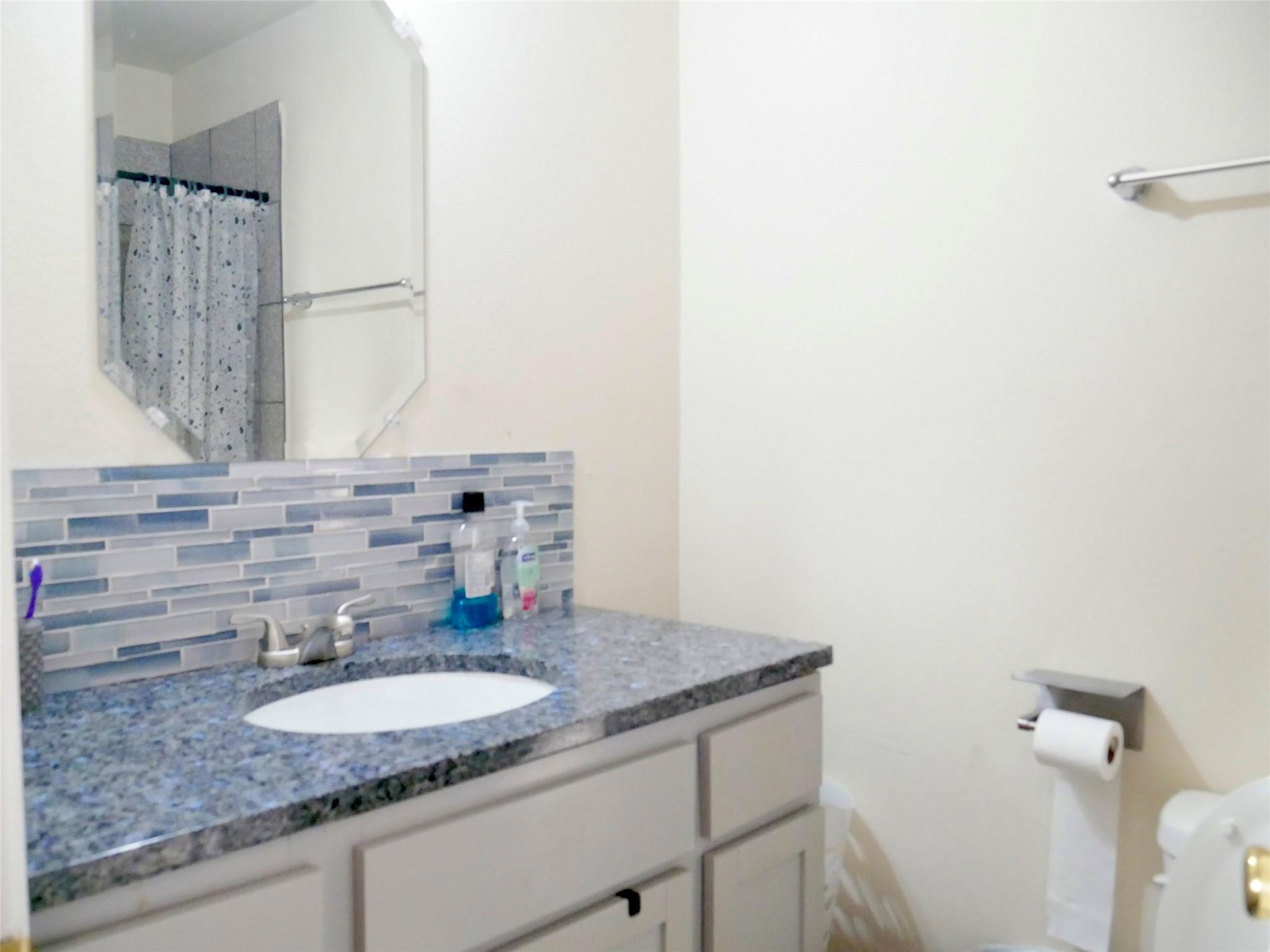 1013 Price St Property Photo 12