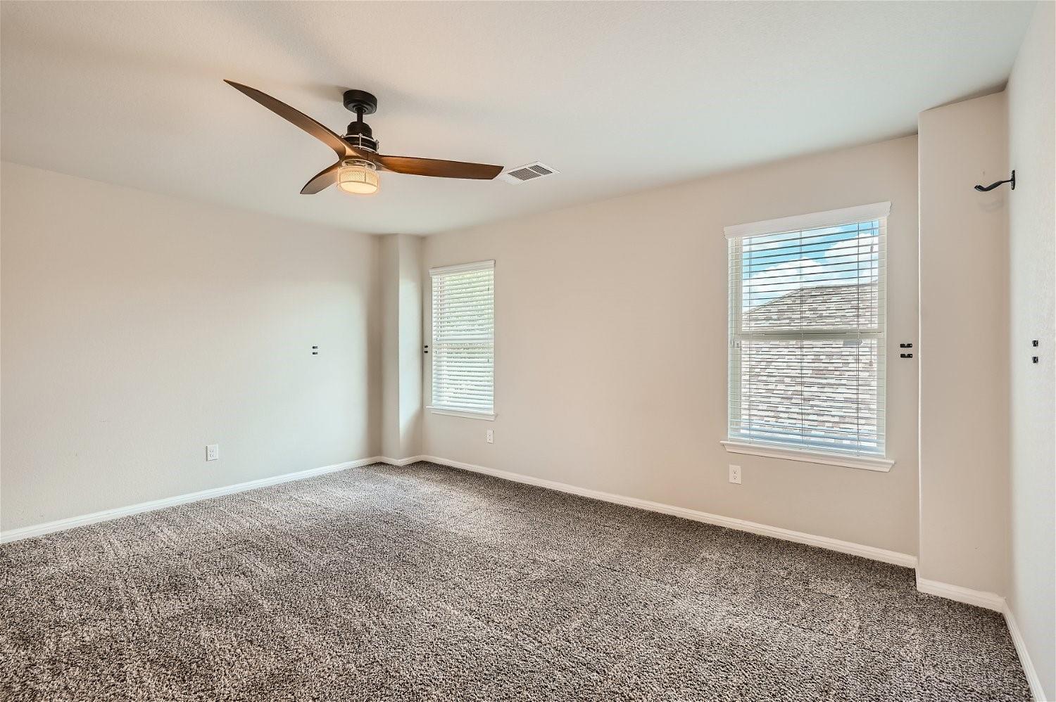 501 Cinnamon Teal Ln Property Photo 7