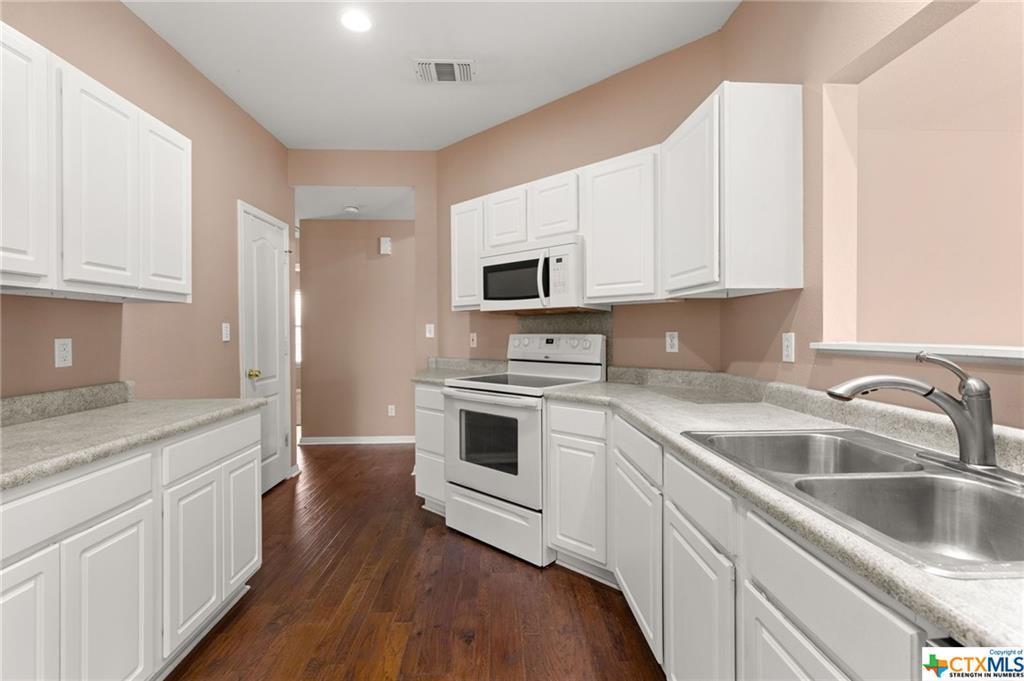 1623 Anna Lee Dr Property Photo 2