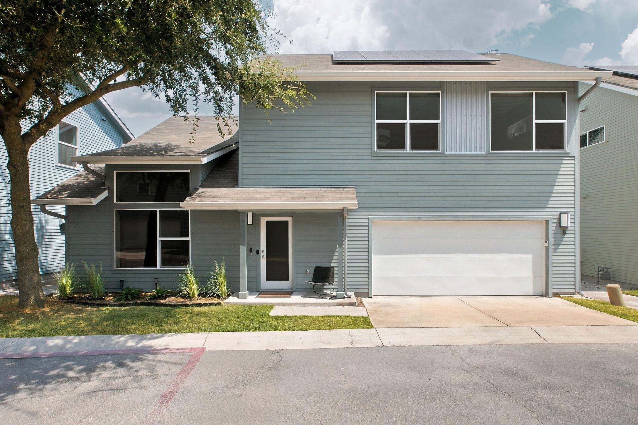 301 W Stassney Ln #5 Property Photo 3