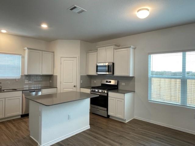 10413 Premier Park St Property Photo 5