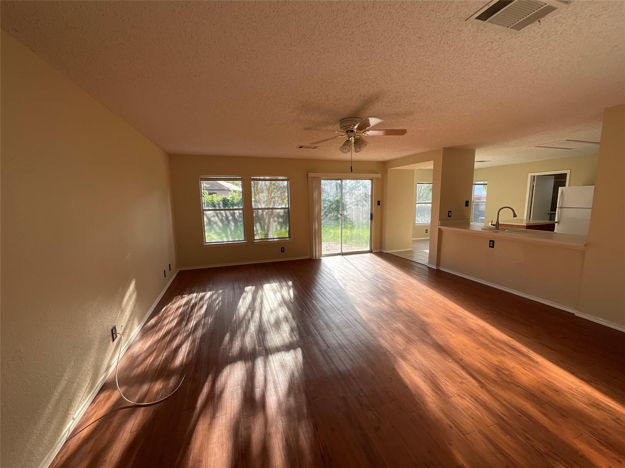 1172 Southern Pl Property Photo 6