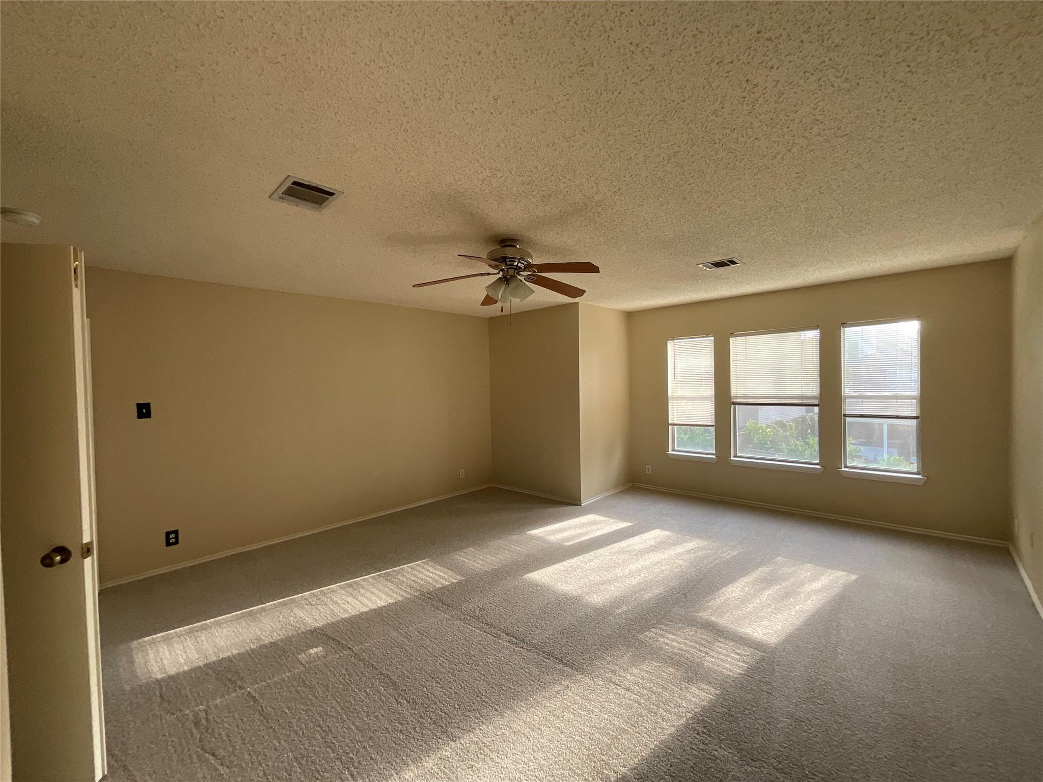 1172 Southern Pl Property Photo 19