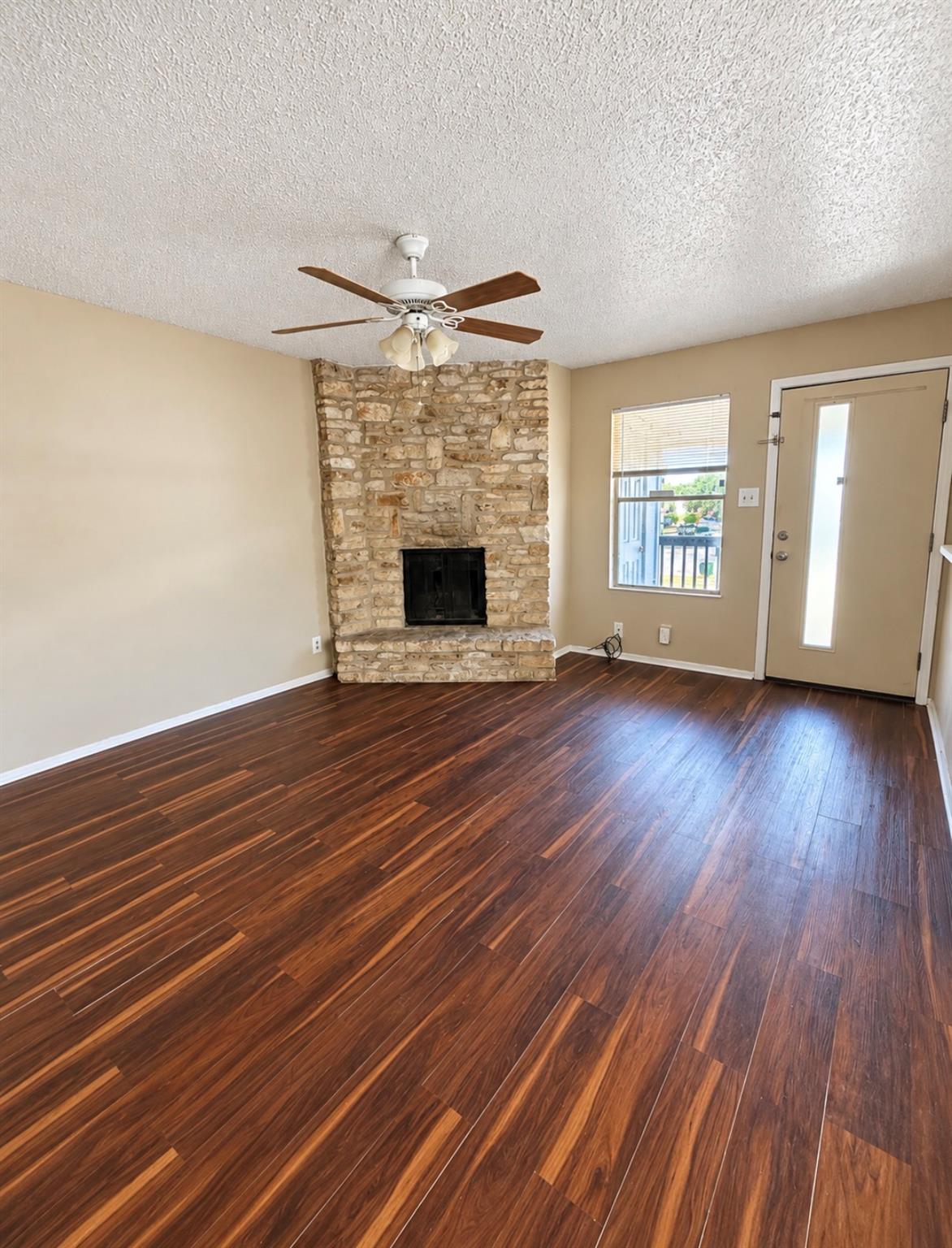 2201 Leah Cv #c Property Photo 4