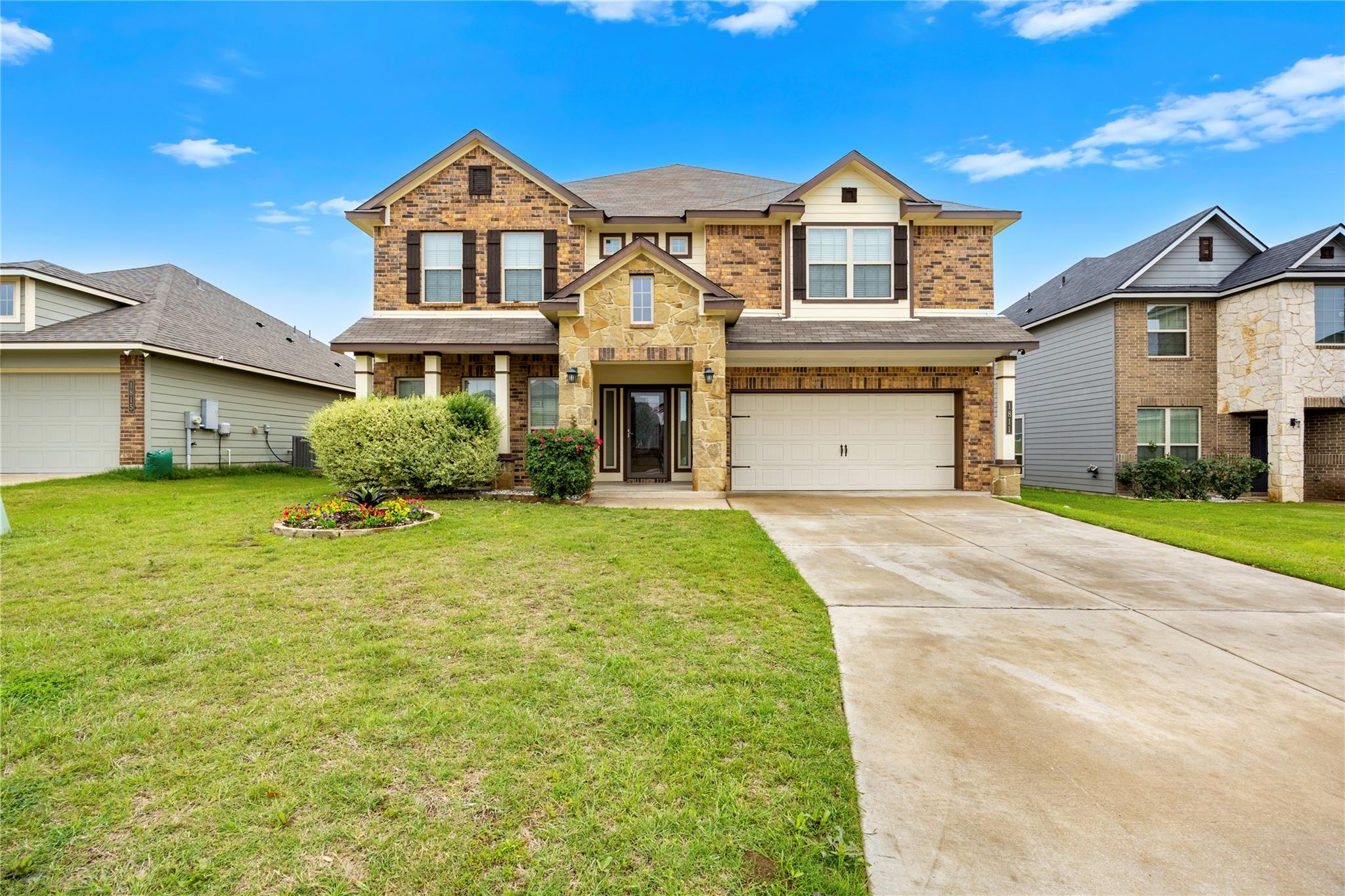 1811 Ashburn Dr Property Photo 1