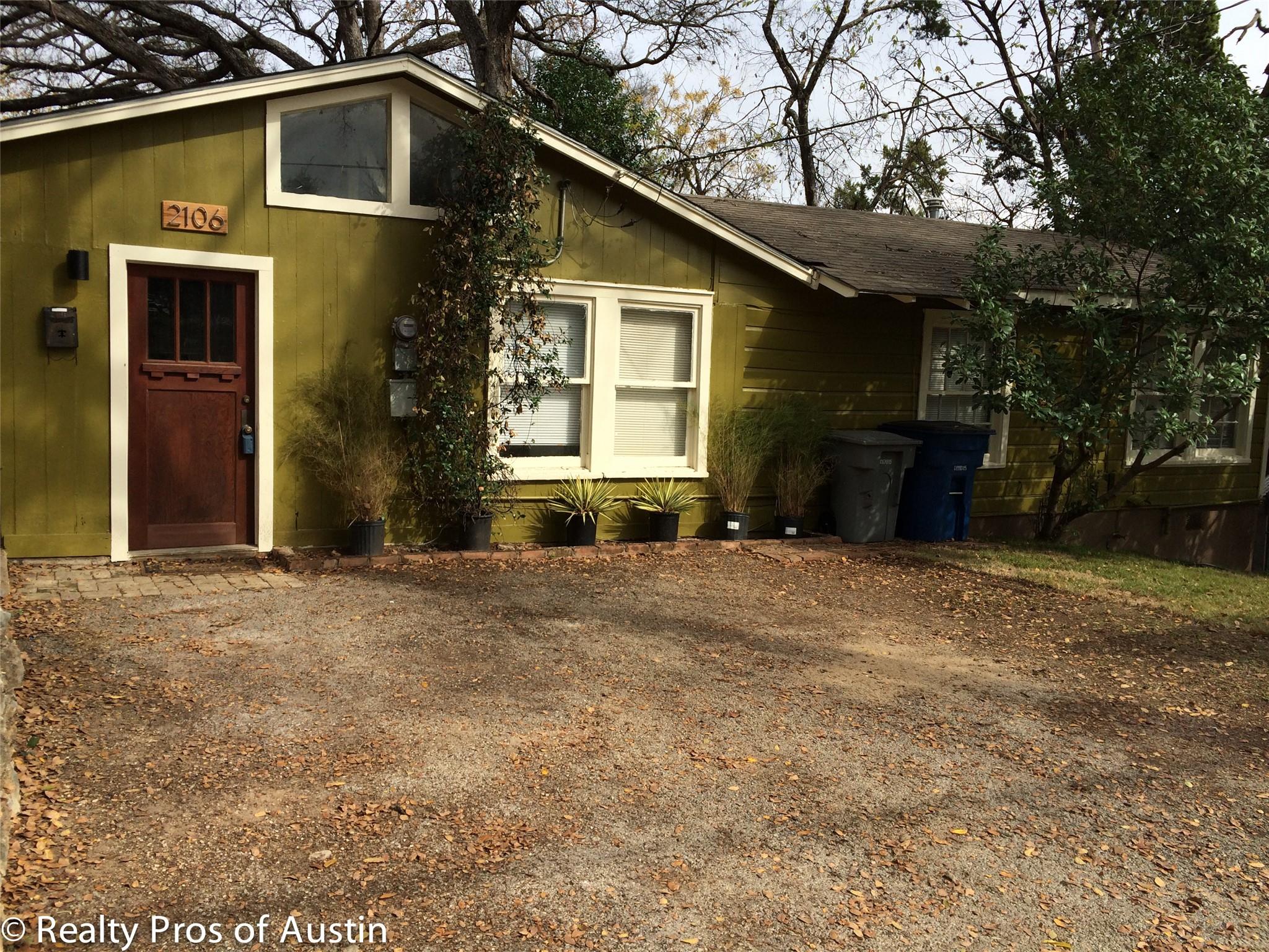 2106 W 7th St Property Photo 2
