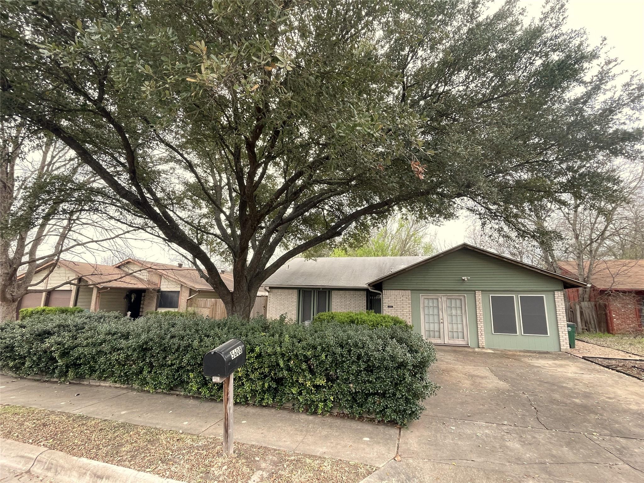 5608 Peppertree Pkwy Property Photo