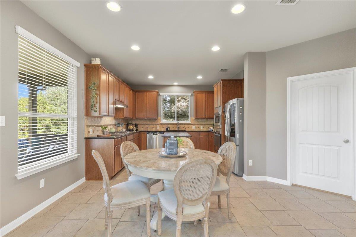 561 Stone View Trl Property Photo 7