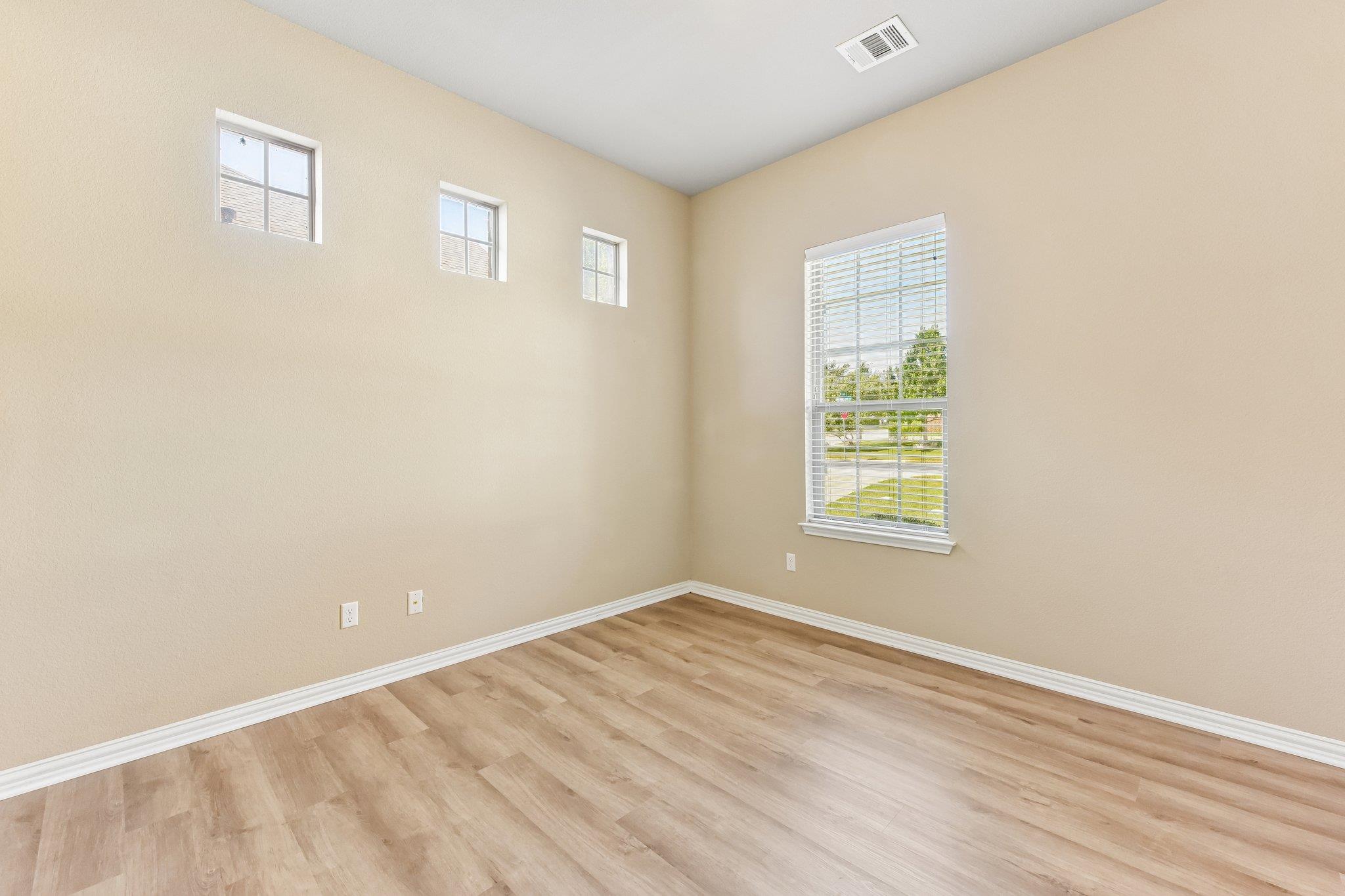 640 Loma Cedro Bnd Property Photo 5