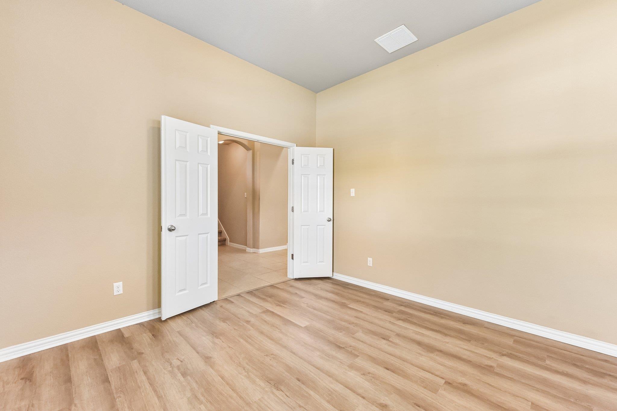 640 Loma Cedro Bnd Property Photo 17