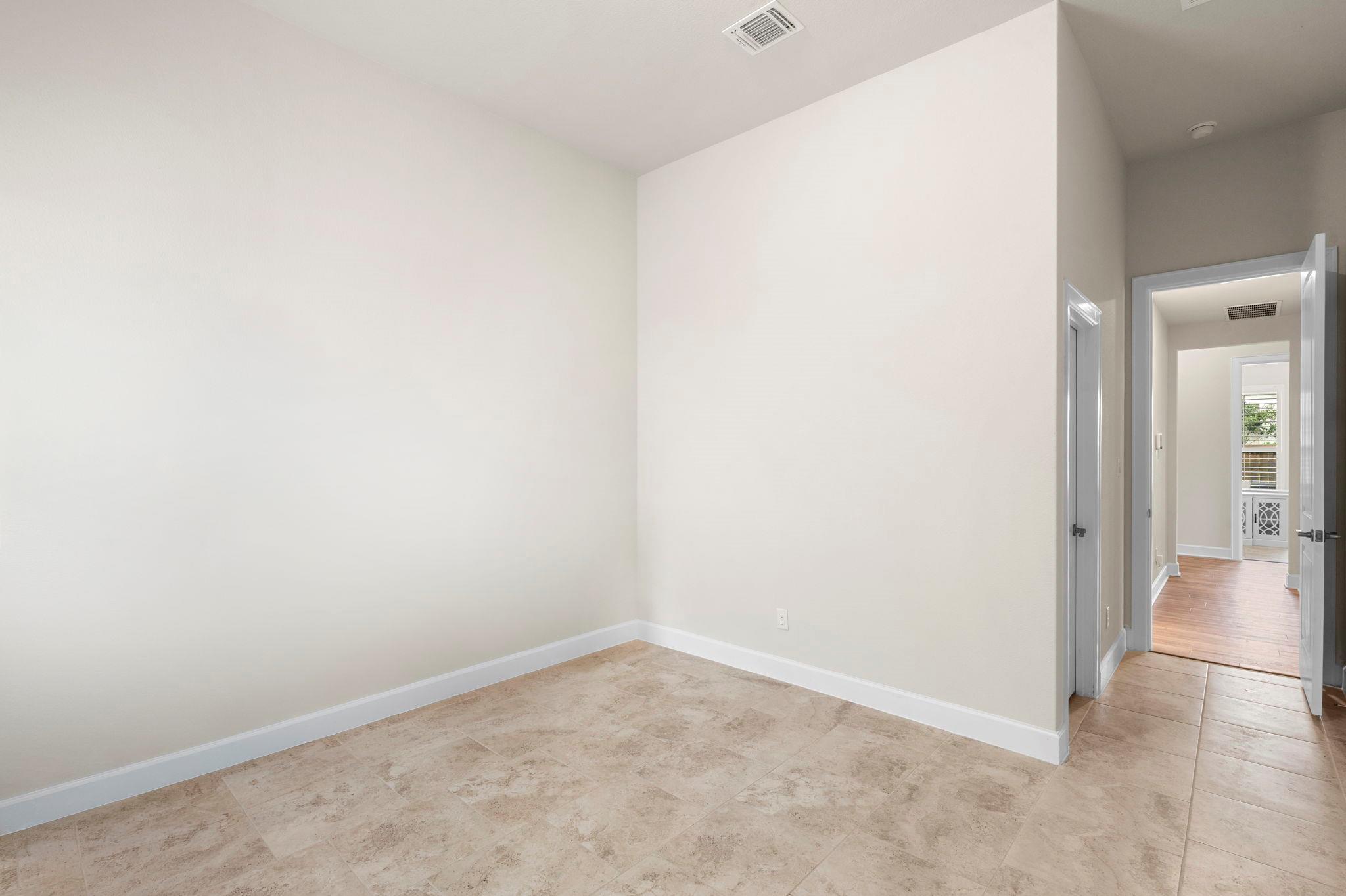 805 Cold River Run Property Photo 17