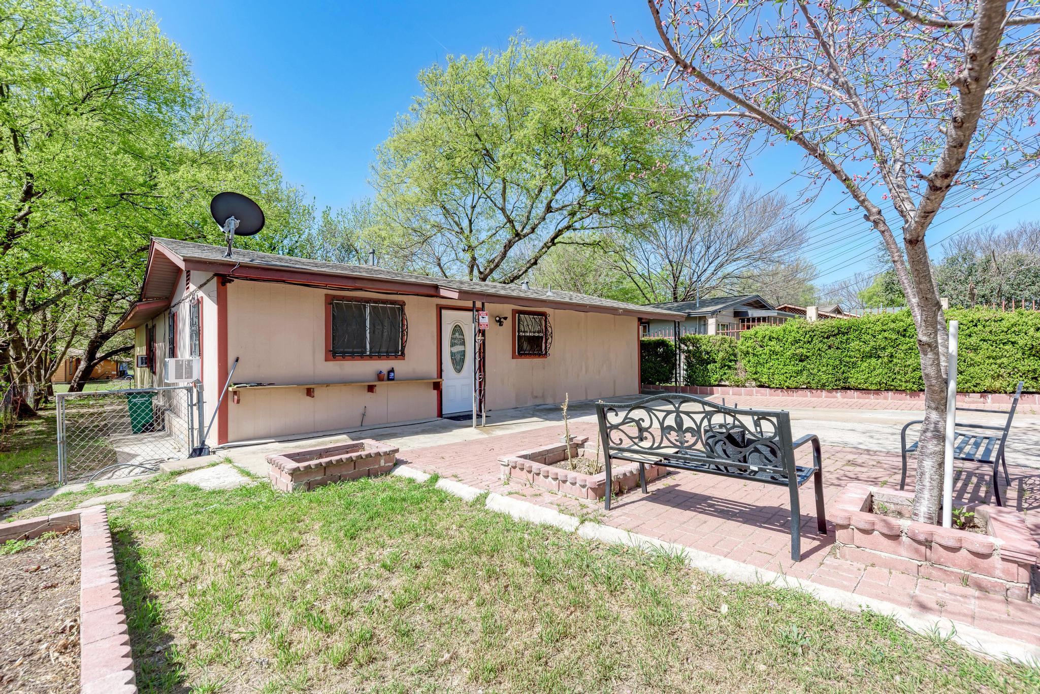 4701 Bandera Rd Property Photo