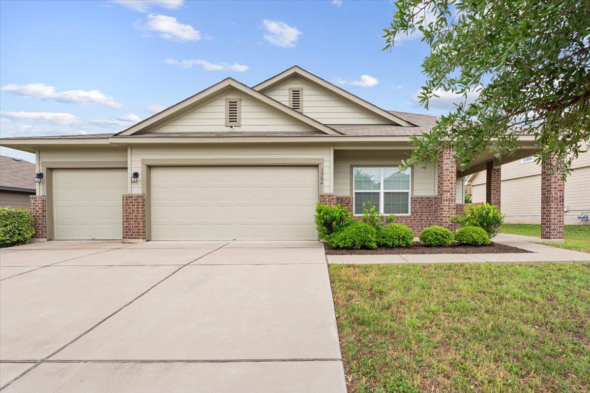 1504 Maier Dr Property Photo 1
