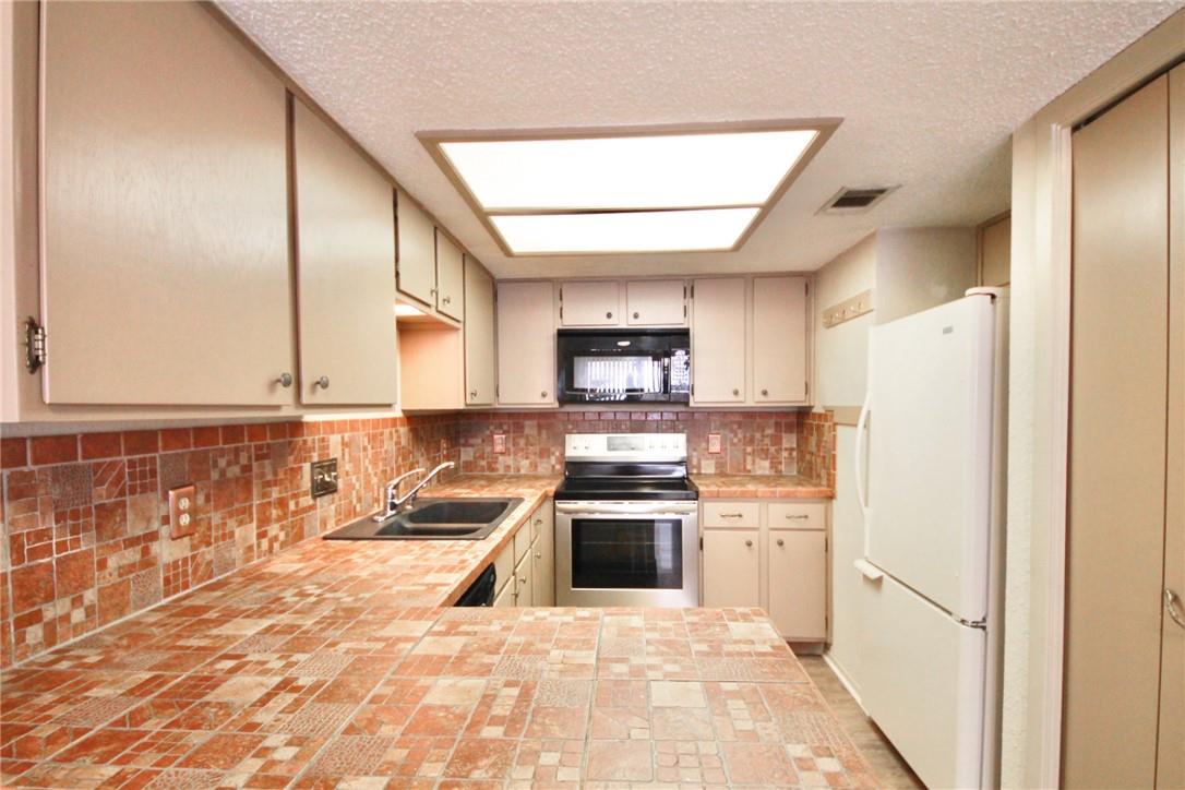 8418 Fathom Cir #201 Property Photo 4