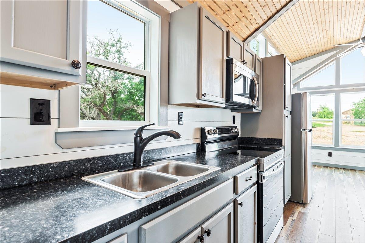 5192 S Us Hwy 281 None Property Photo 4
