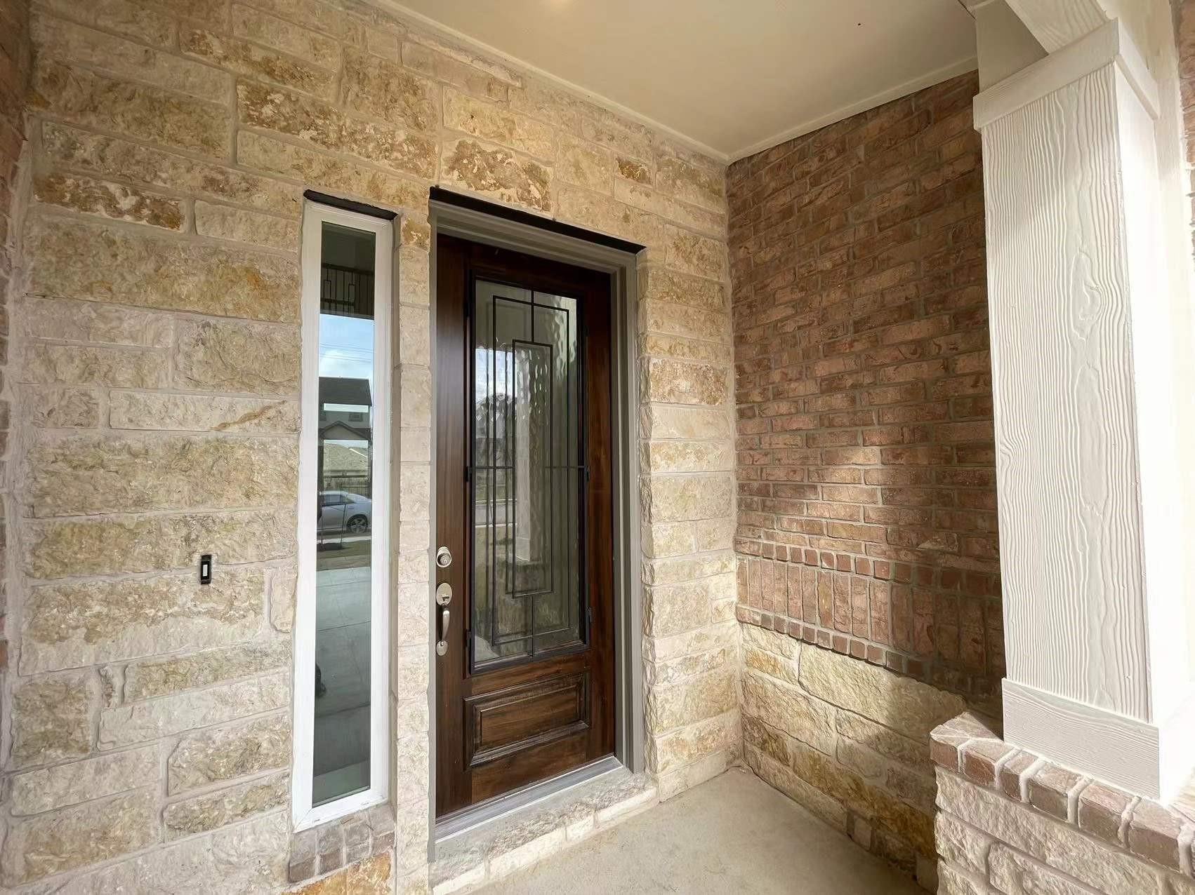 18916 Scoria Dr Property Photo 3
