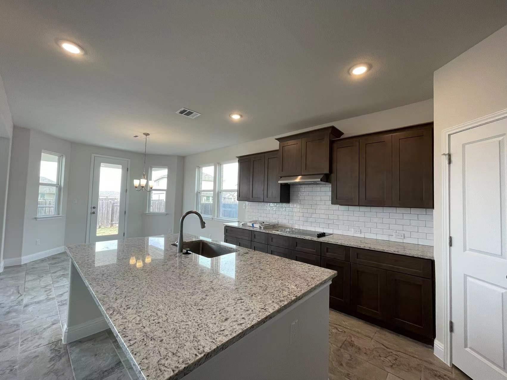 18916 Scoria Dr Property Photo 10