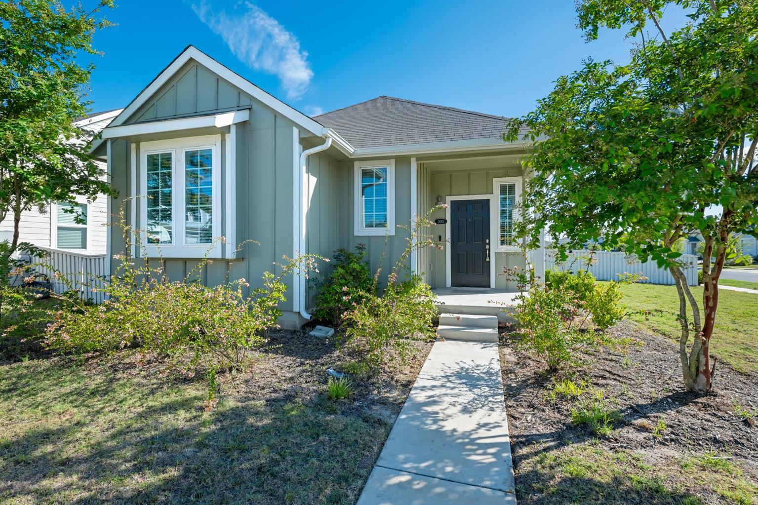 300 Hortus Dr Property Photo 5