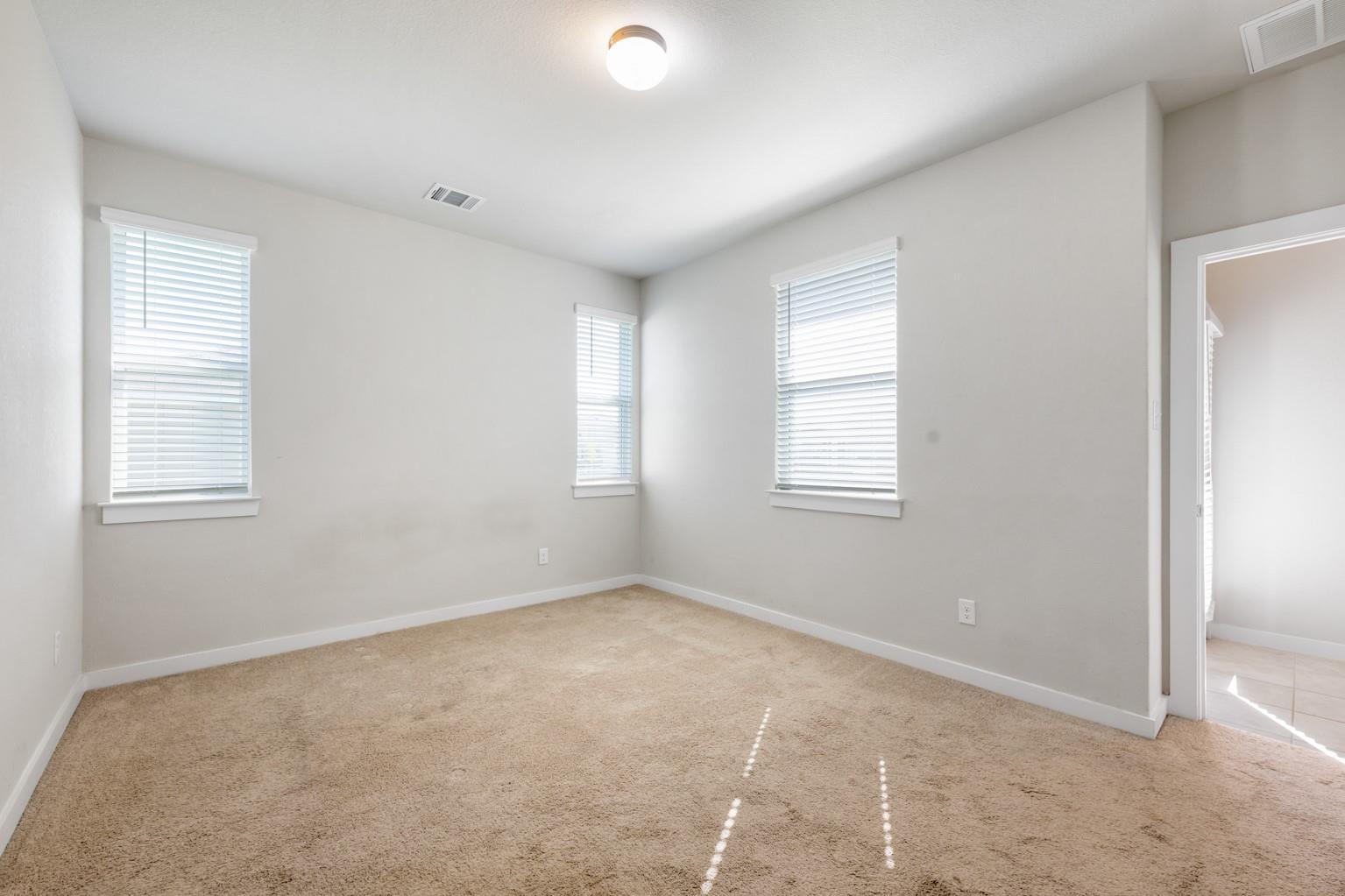 300 Hortus Dr Property Photo 13