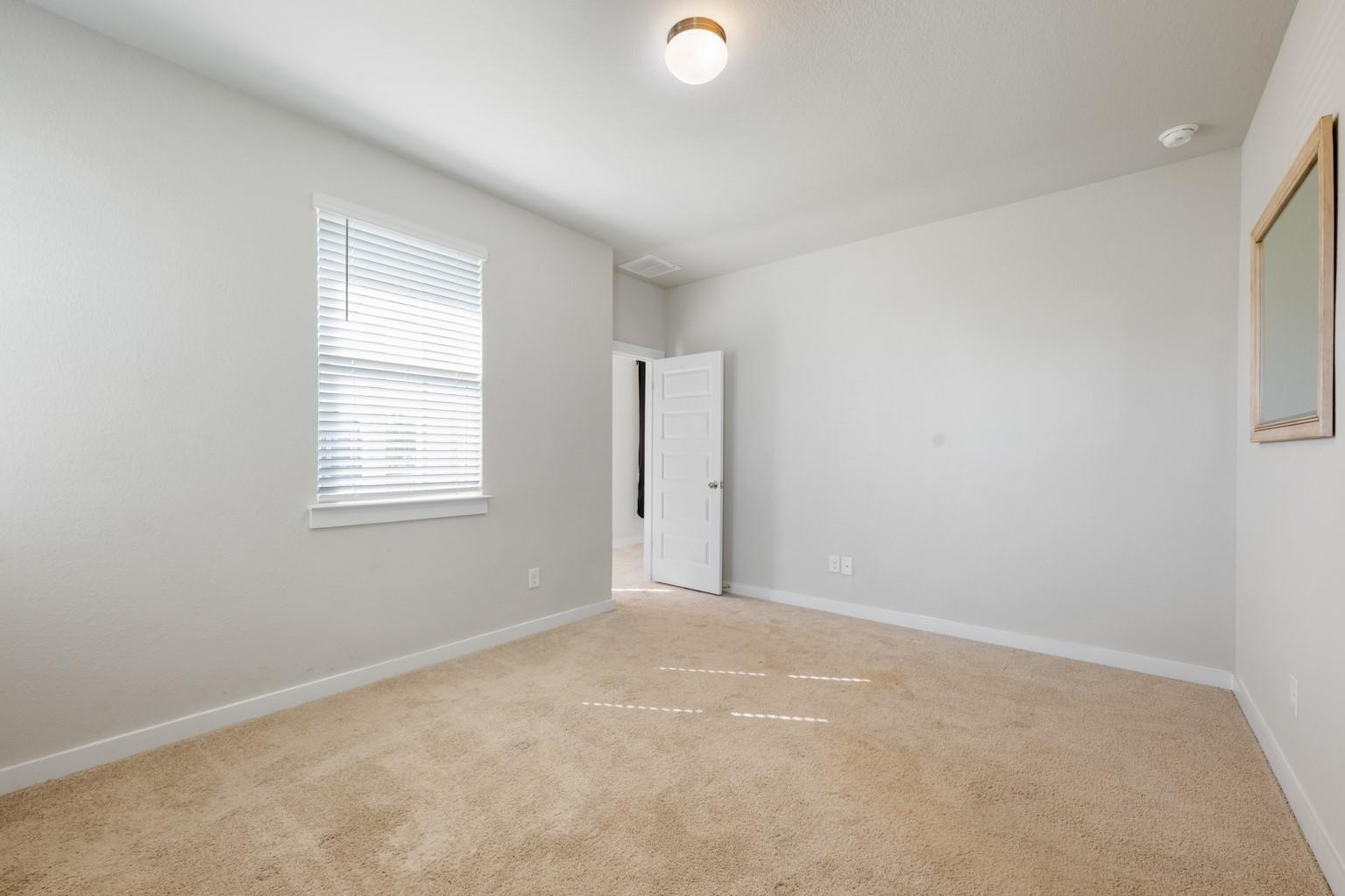 300 Hortus Dr Property Photo 14