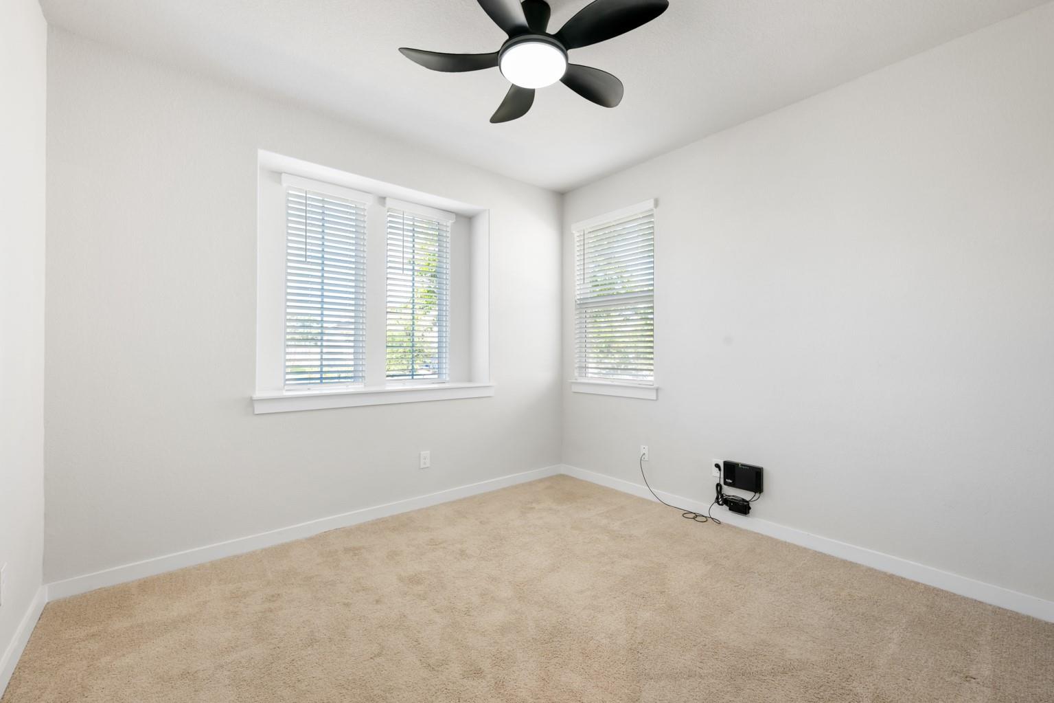 300 Hortus Dr Property Photo 18