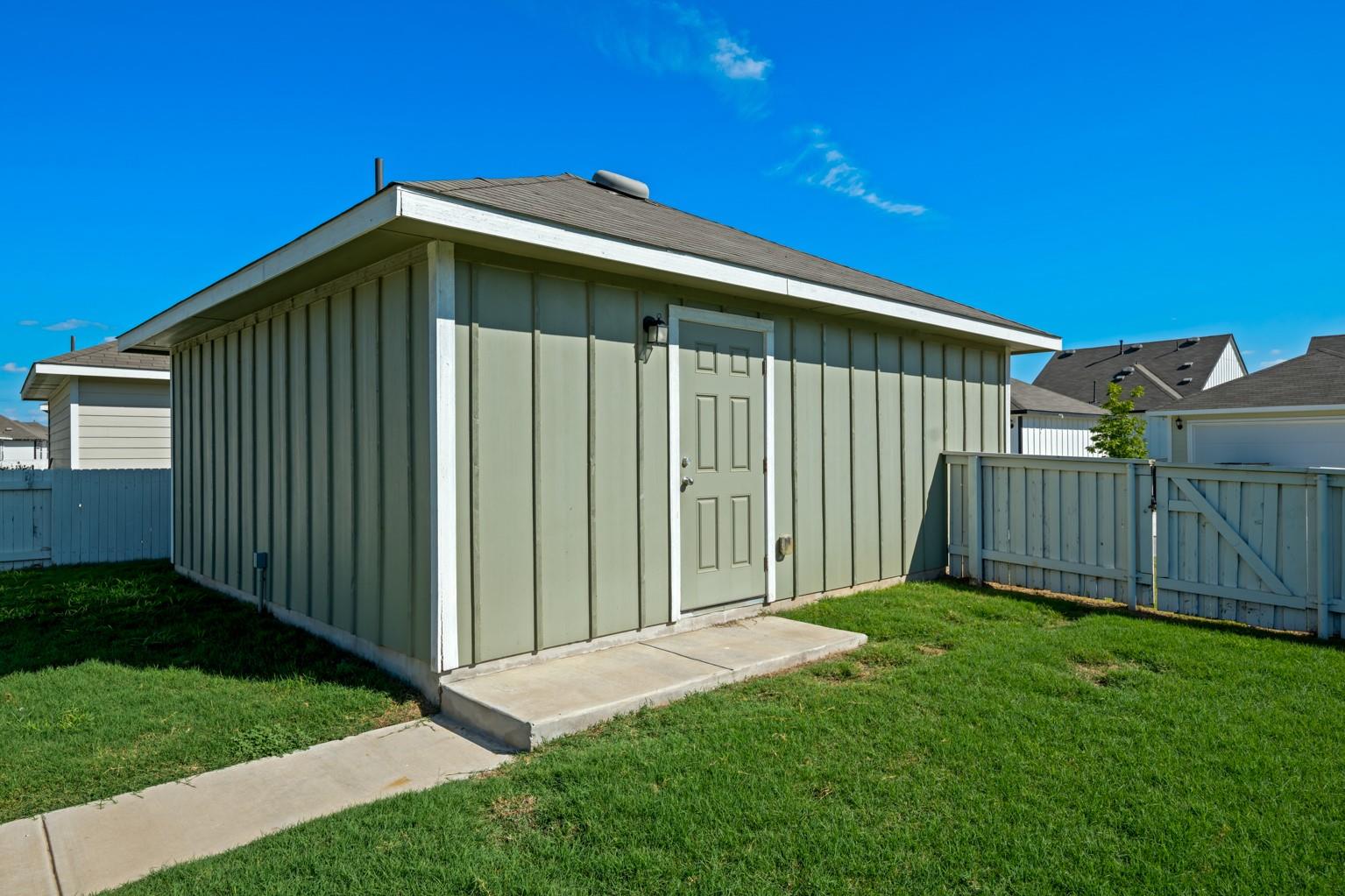300 Hortus Dr Property Photo 26