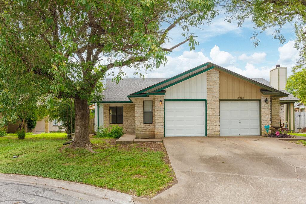 16015 Stoneham Cir Property Photo 1