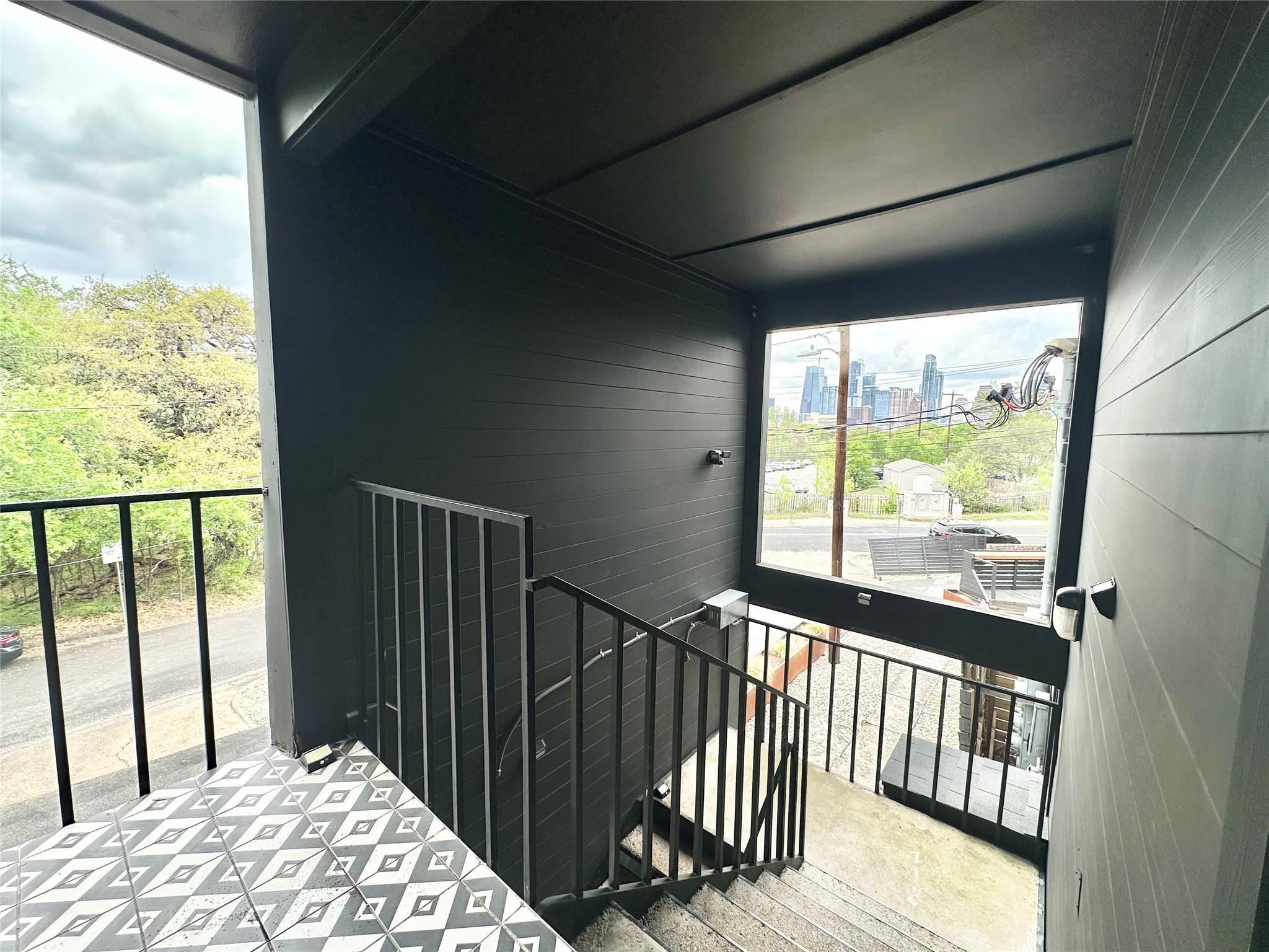201 Academy Dr Property Photo 1