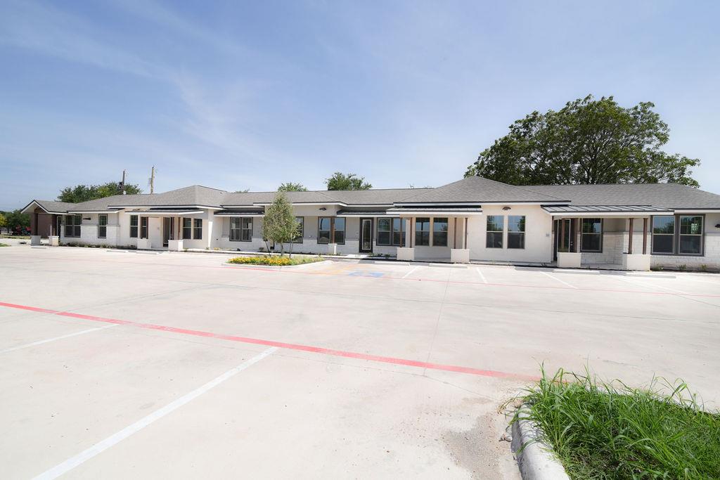 900 Old Austin Hutto Rd Property Photo 1